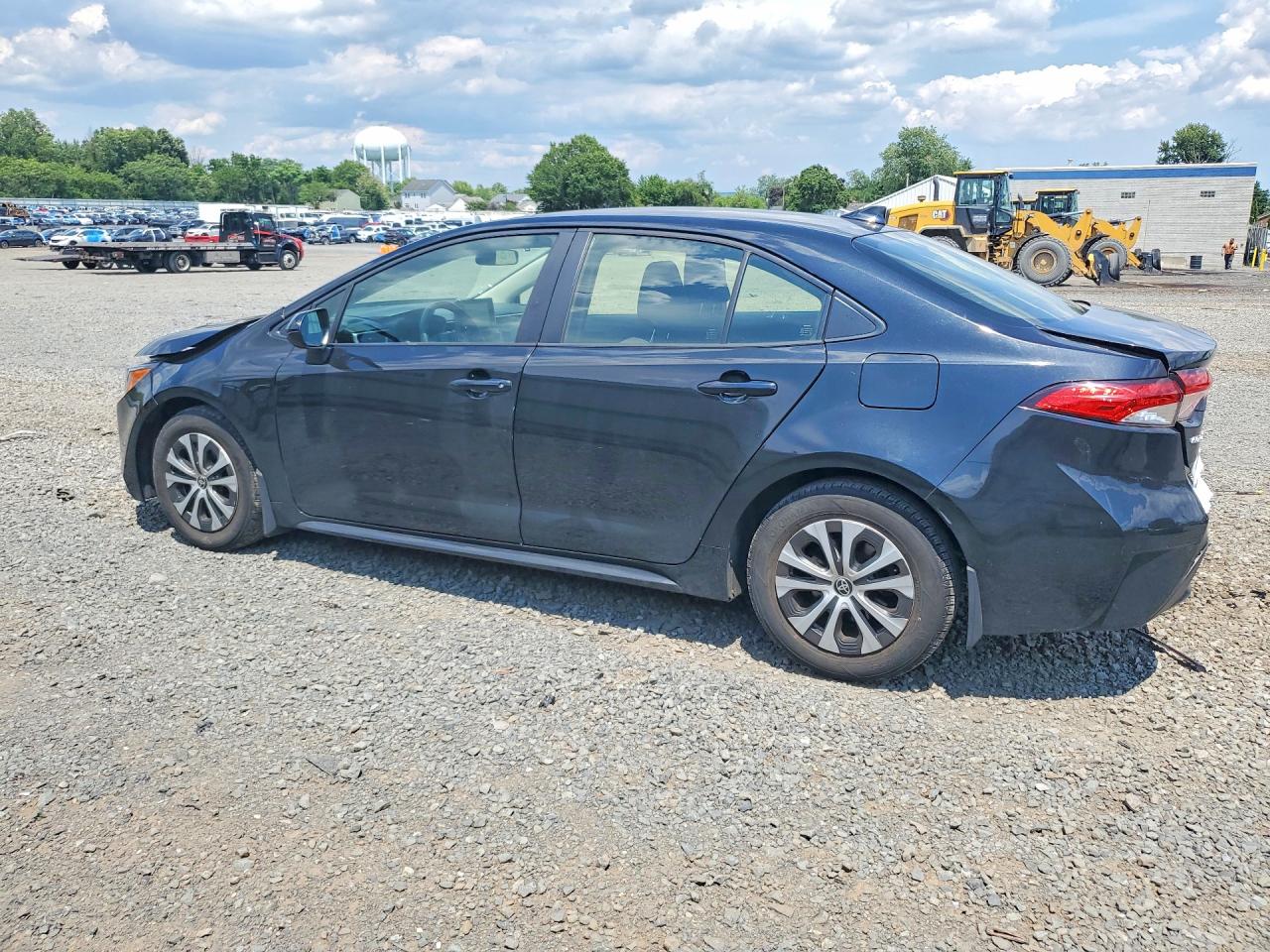 2022 Toyota Corolla Le Black vin: JTDEAMDE7NJ047012