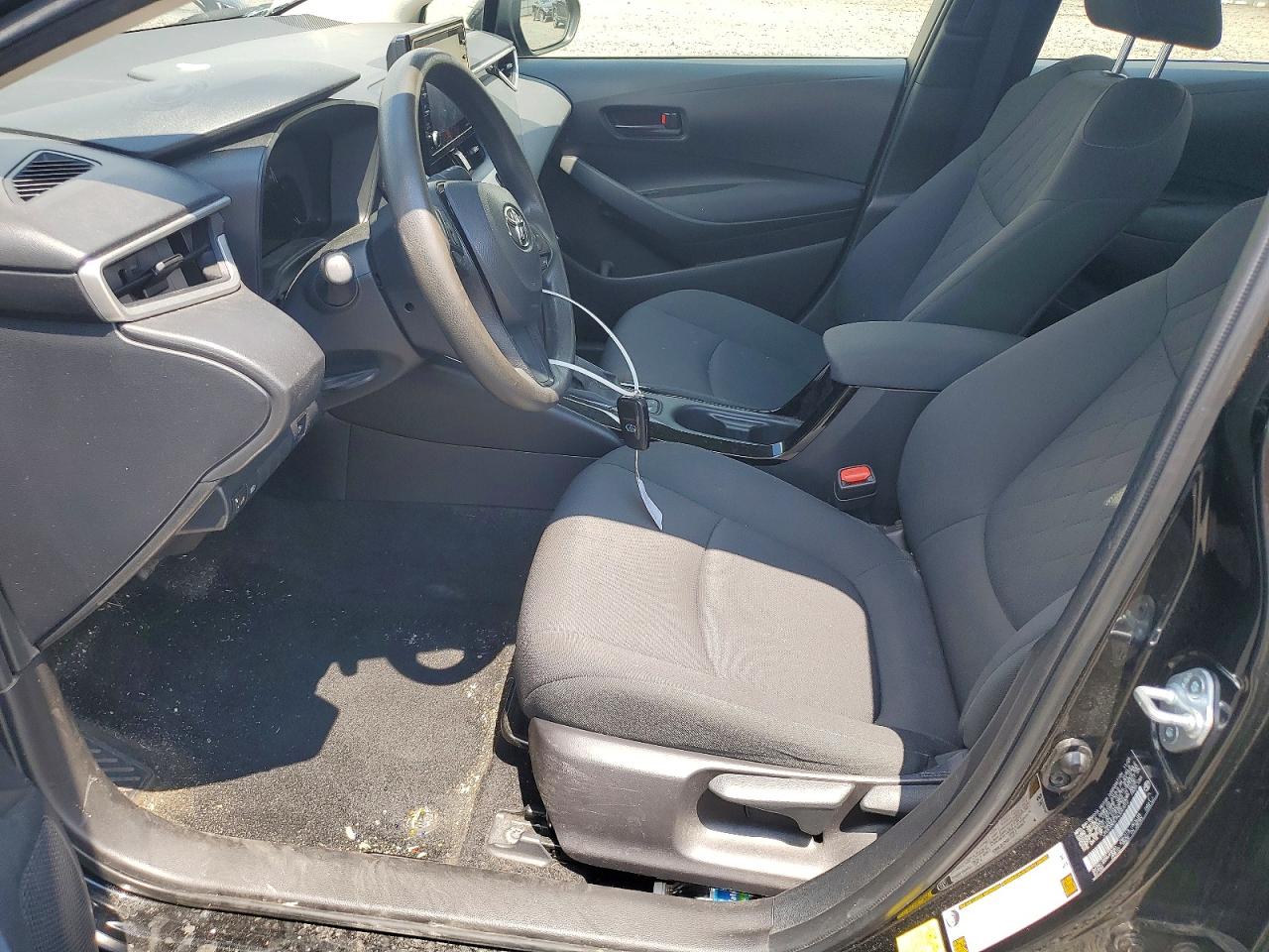 2022 Toyota Corolla Le Black vin: JTDEAMDE7NJ047012
