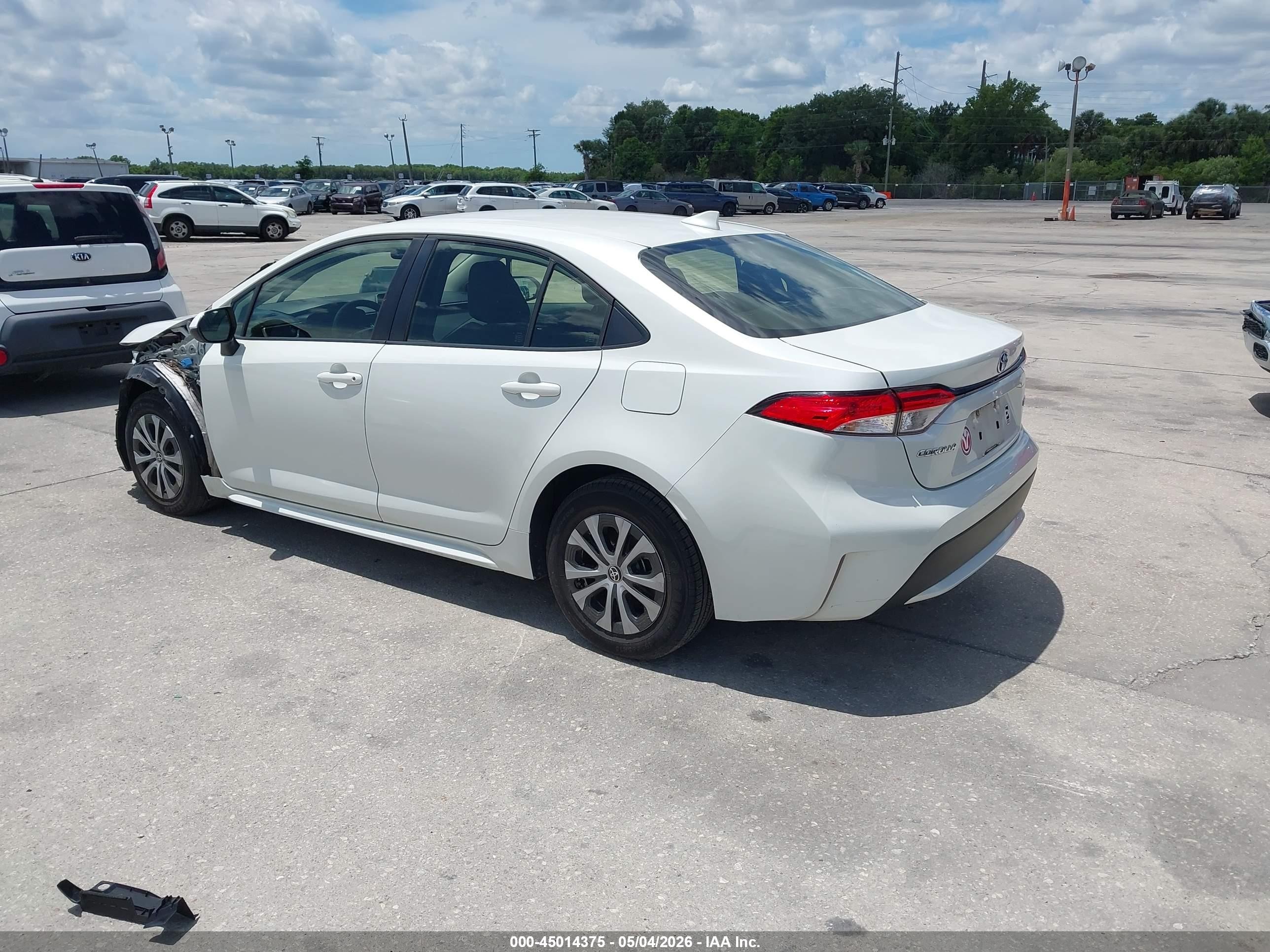 2021 Toyota Corolla Hybrid Le White vin: JTDEAMDE8MJ017578