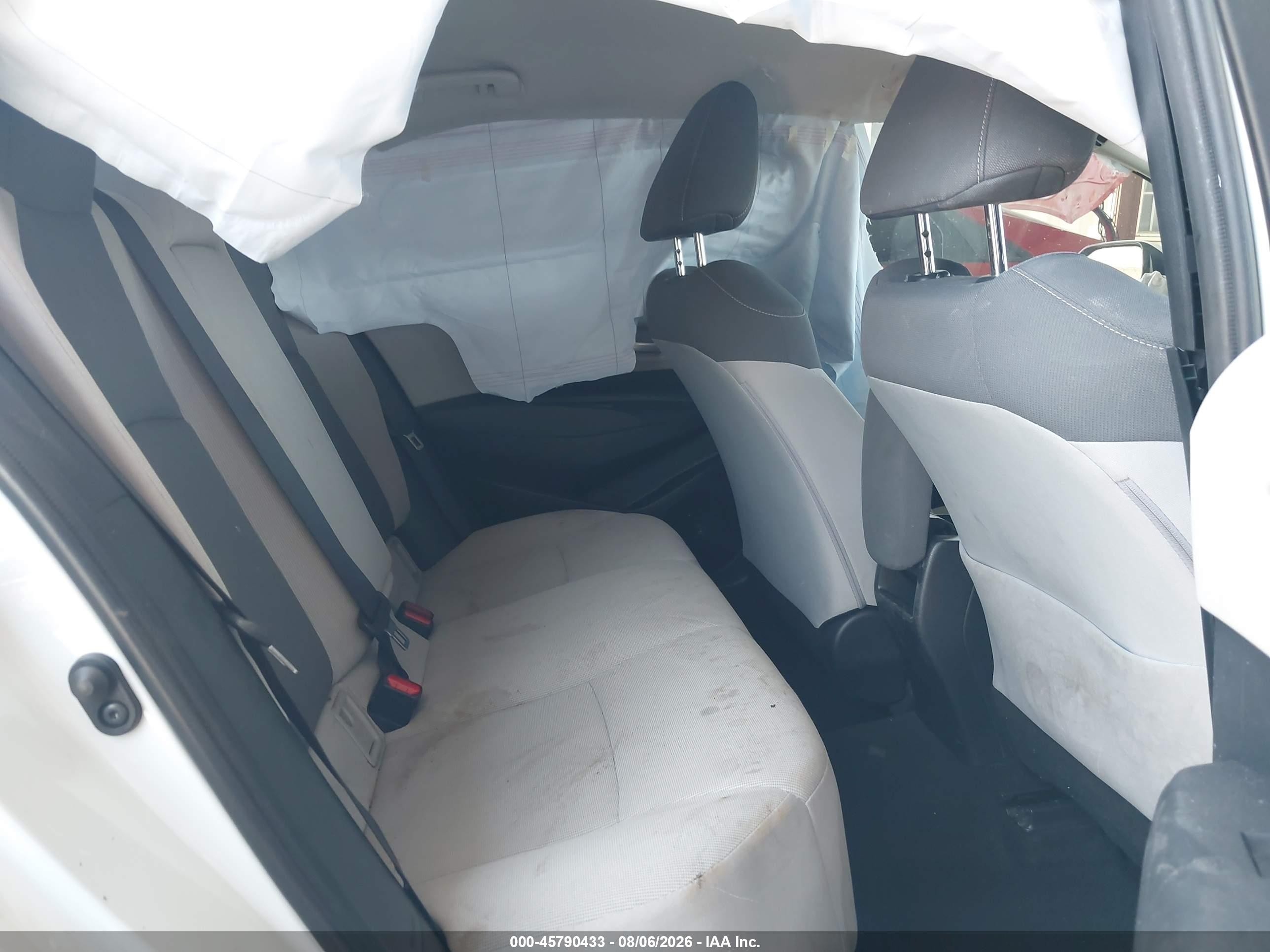 2021 Toyota Corolla Le White vin: JTDEPMAE0MJ156526