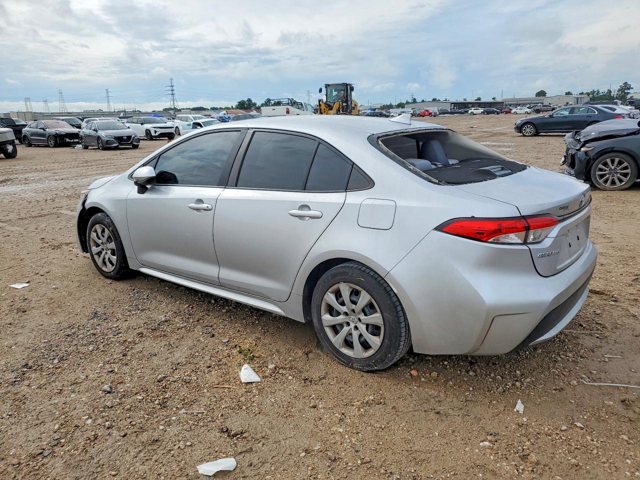 2021 Toyota Corolla Le Silver vin: JTDEPMAE0MJ173603