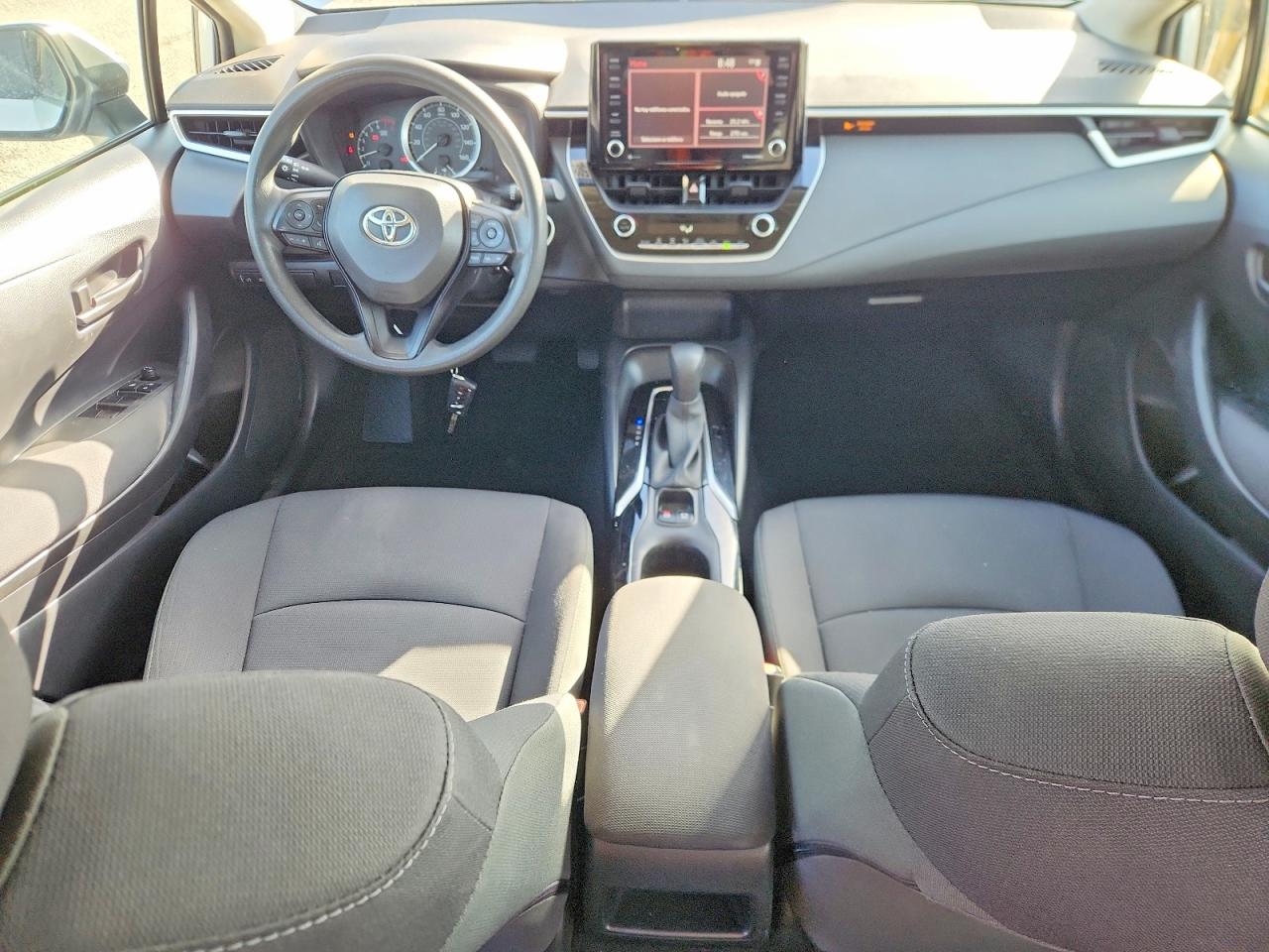 2022 Toyota Corolla Le White vin: JTDEPMAE0N3014490