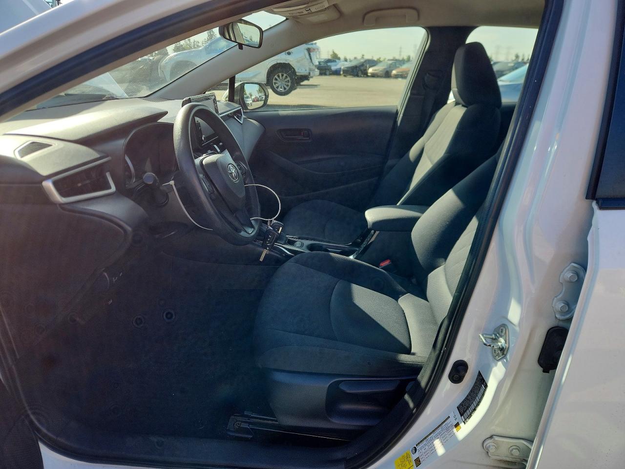 2022 Toyota Corolla Le White vin: JTDEPMAE0N3014490
