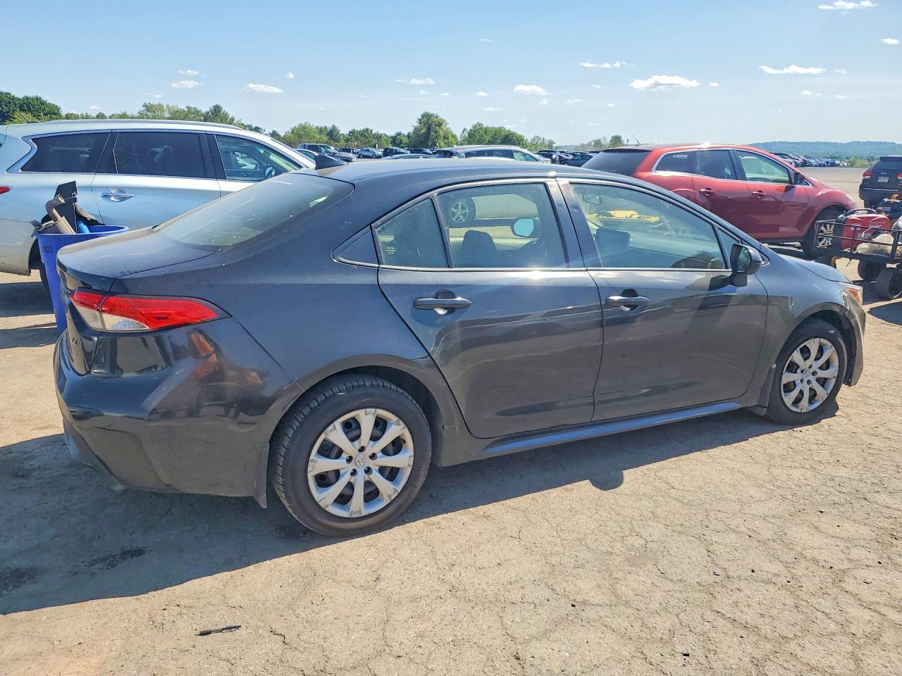 2022 Toyota Corolla Le Black vin: JTDEPMAE0NJ208903