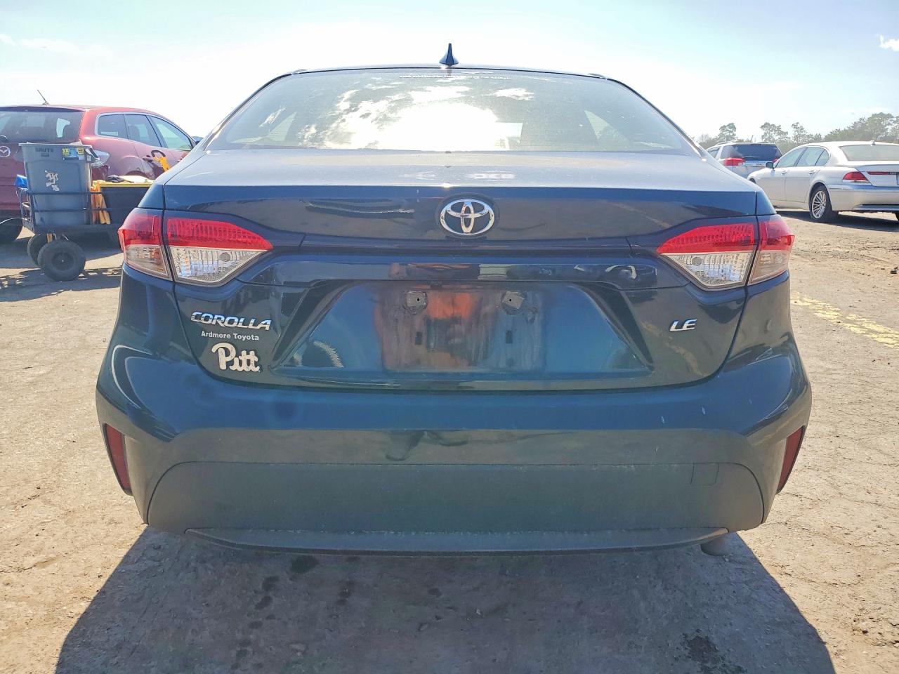 2022 Toyota Corolla Le Black vin: JTDEPMAE0NJ208903