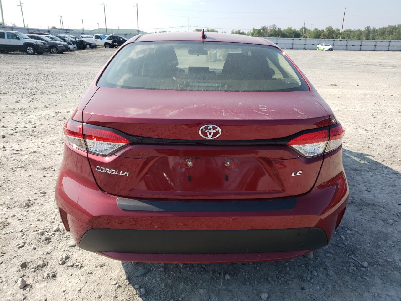 2022 Toyota Corolla Le Red vin: JTDEPMAE0NJ218654