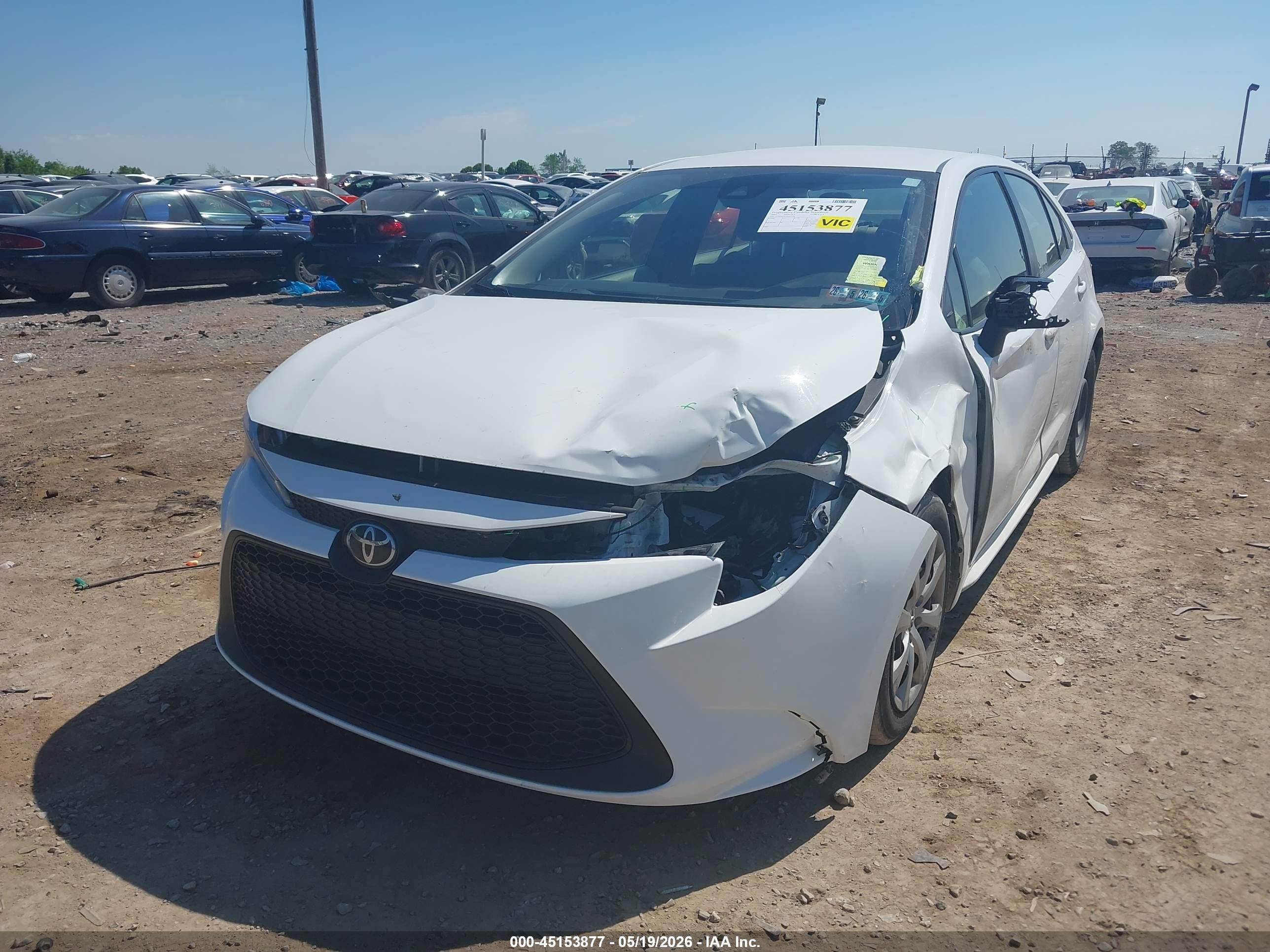 2022 Toyota Corolla Le White vin: JTDEPMAE1N3013378