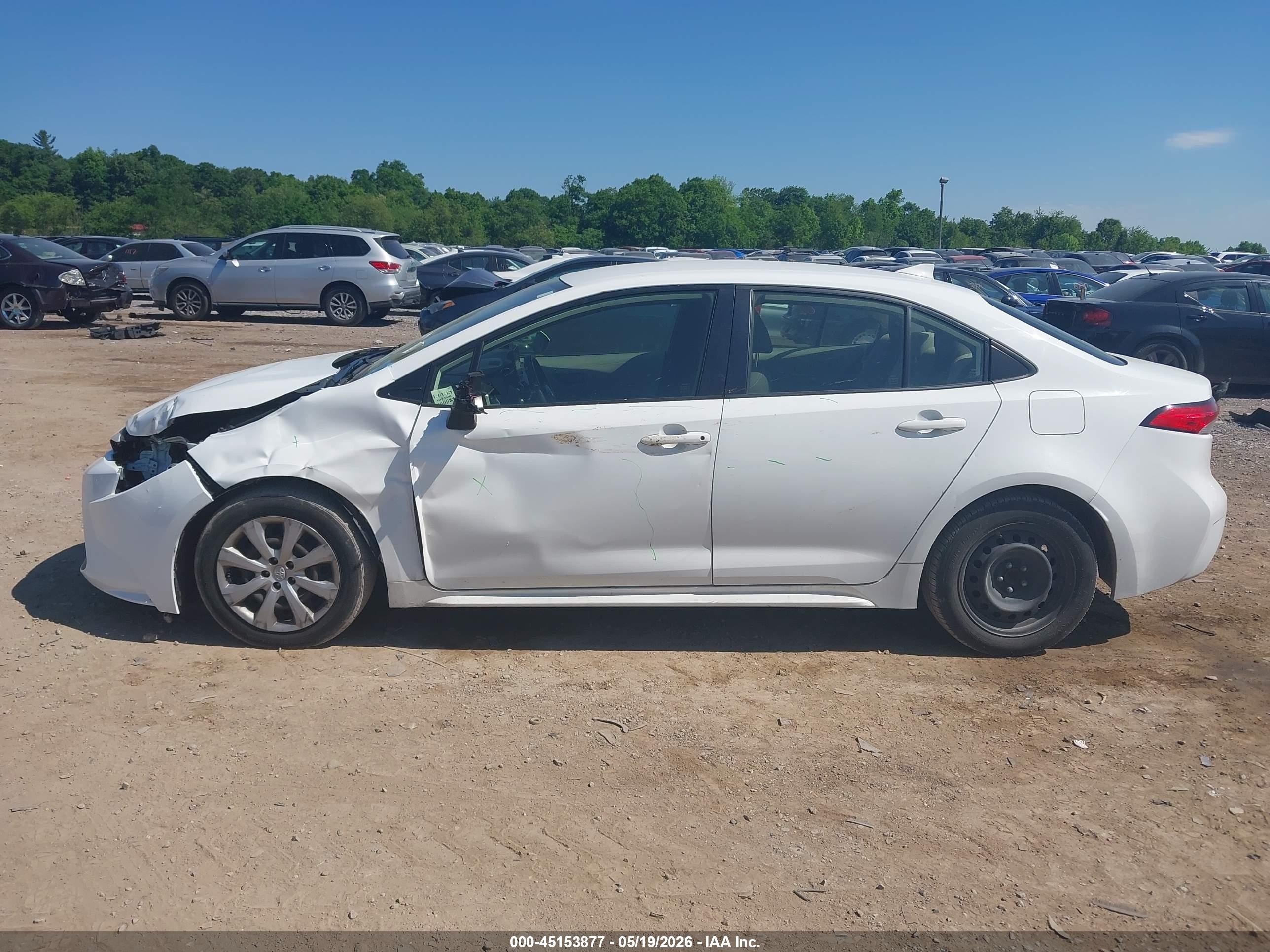 2022 Toyota Corolla Le White vin: JTDEPMAE1N3013378