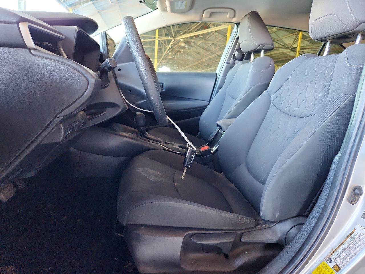 2022 Toyota Corolla Le Silver vin: JTDEPMAE1NJ210630