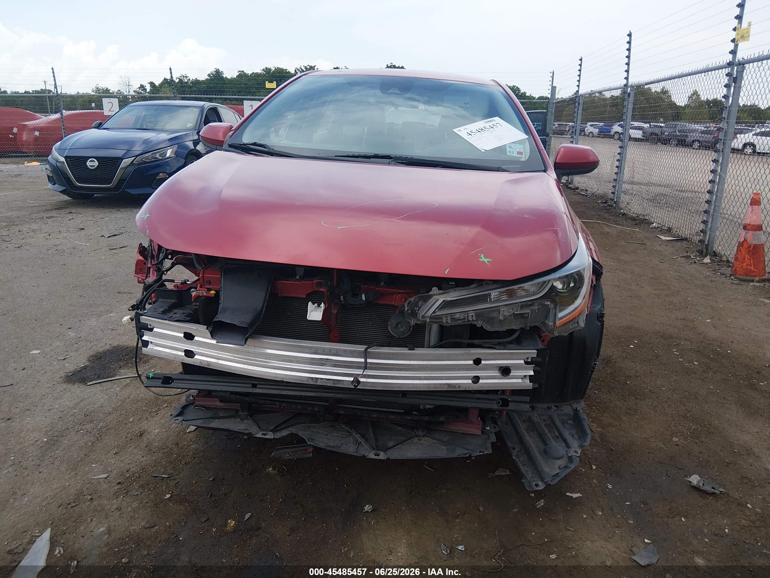 2021 Toyota Corolla Le Красный vin: JTDEPMAE2MJ176065