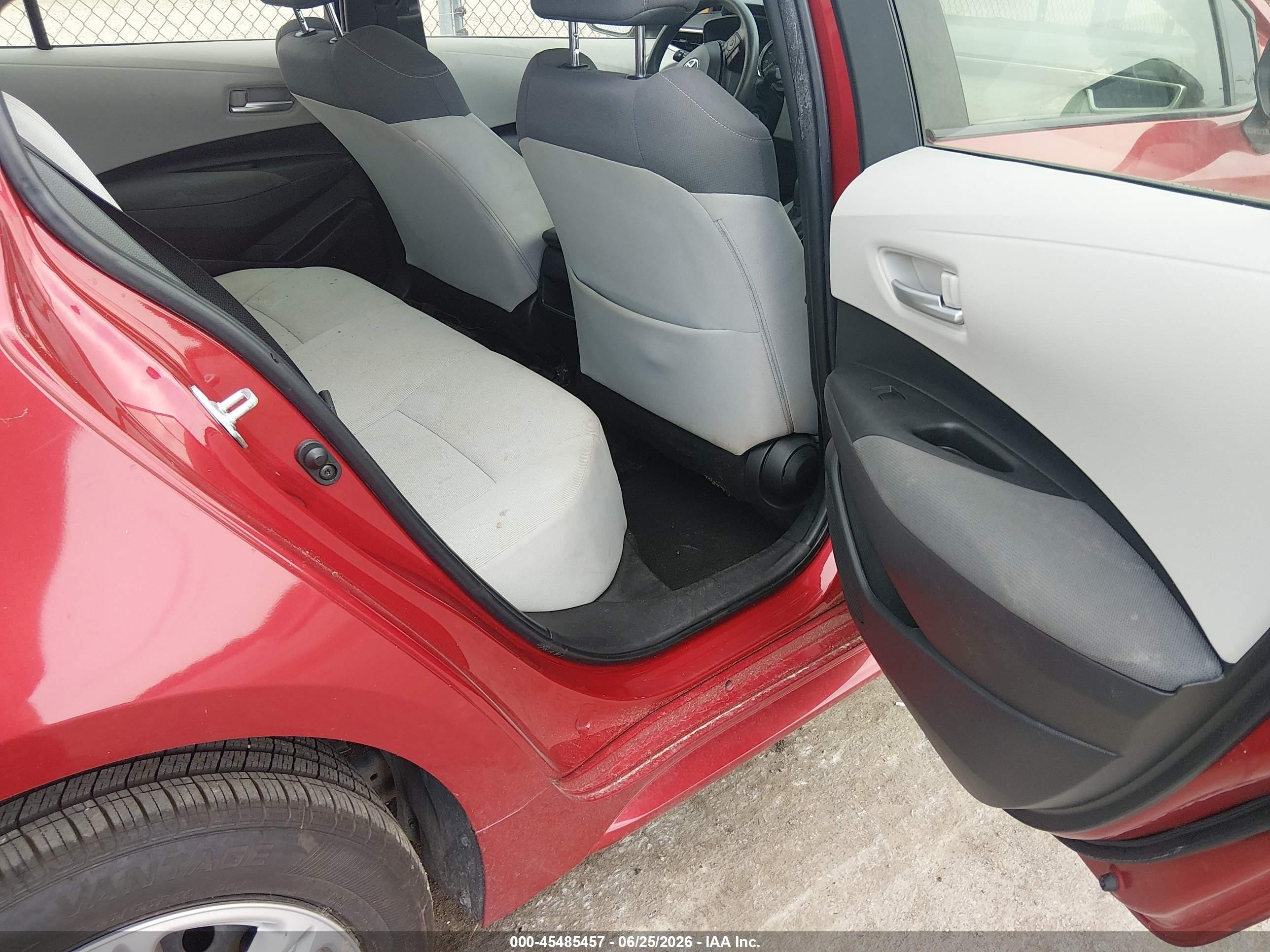 2021 Toyota Corolla Le Красный vin: JTDEPMAE2MJ176065