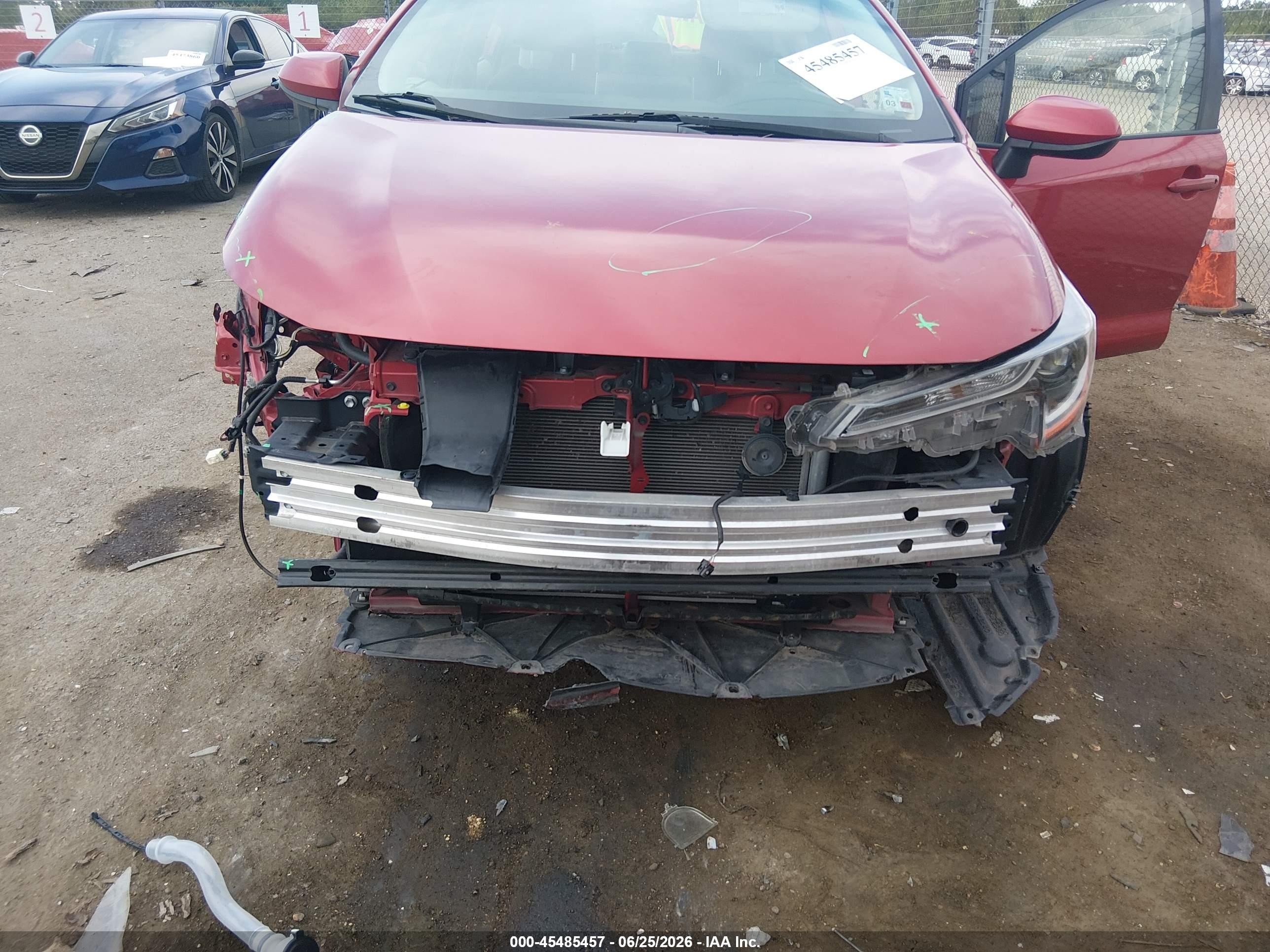 2021 Toyota Corolla Le Красный vin: JTDEPMAE2MJ176065