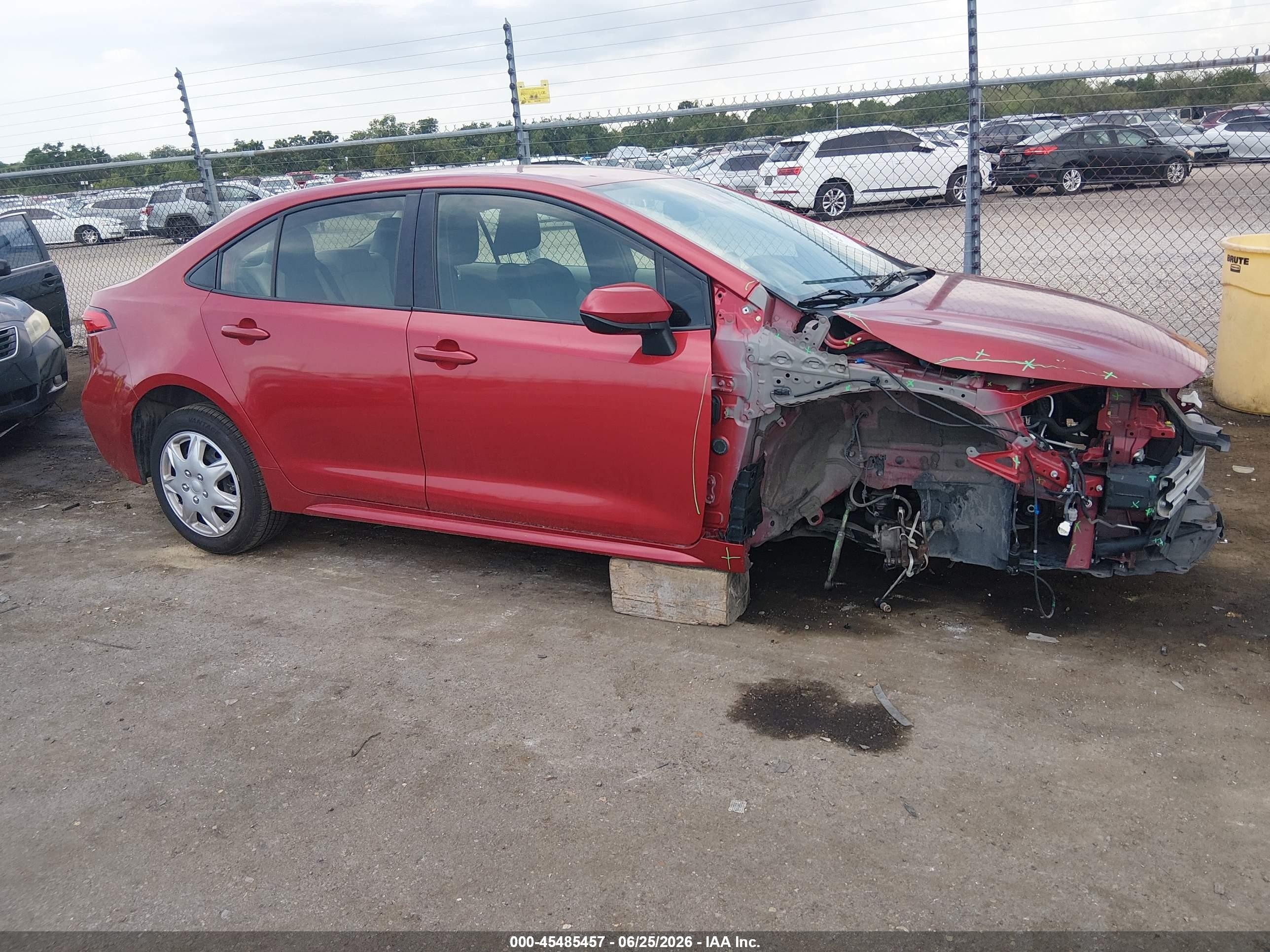 2021 Toyota Corolla Le Красный vin: JTDEPMAE2MJ176065