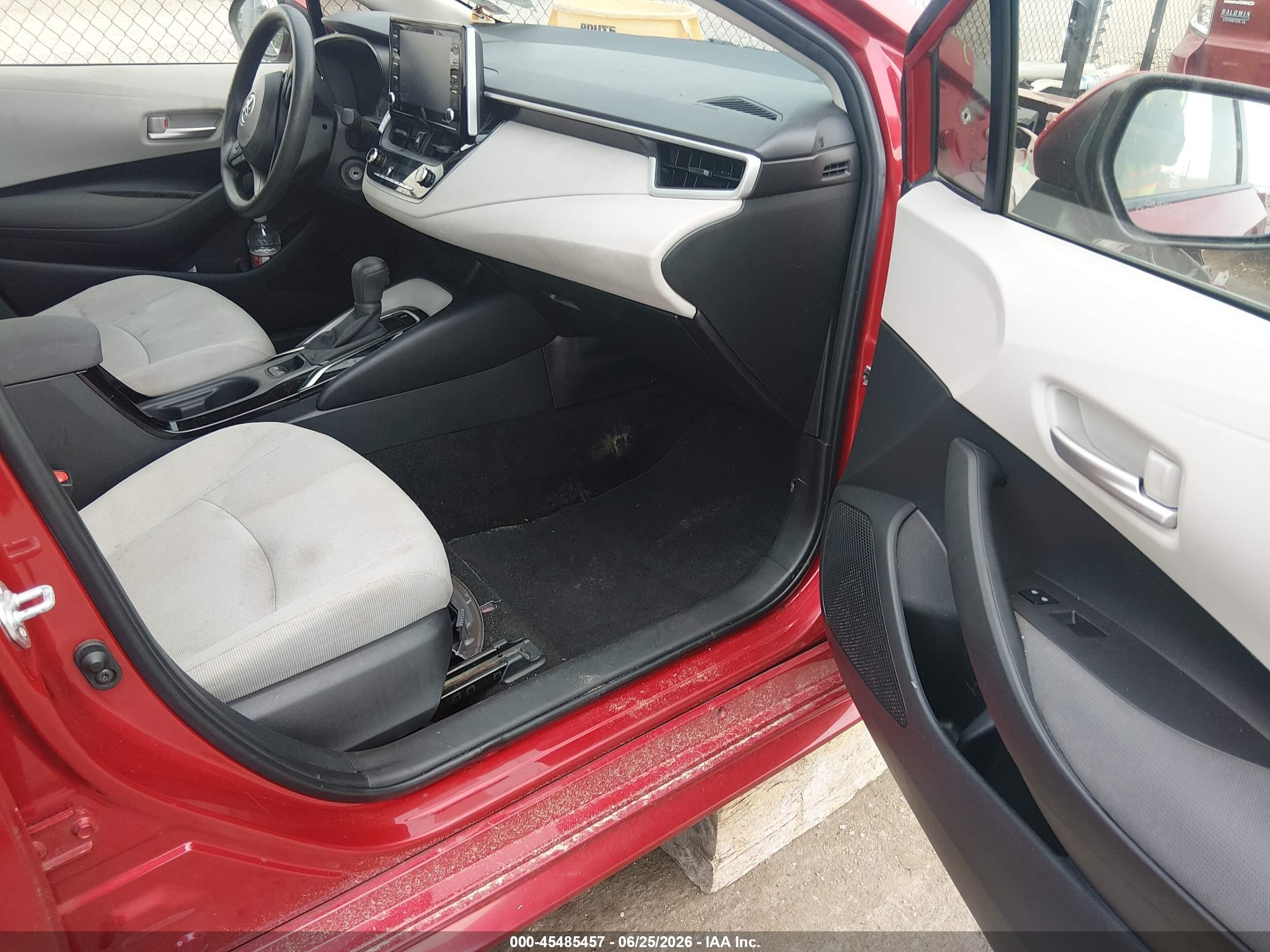 2021 Toyota Corolla Le Красный vin: JTDEPMAE2MJ176065