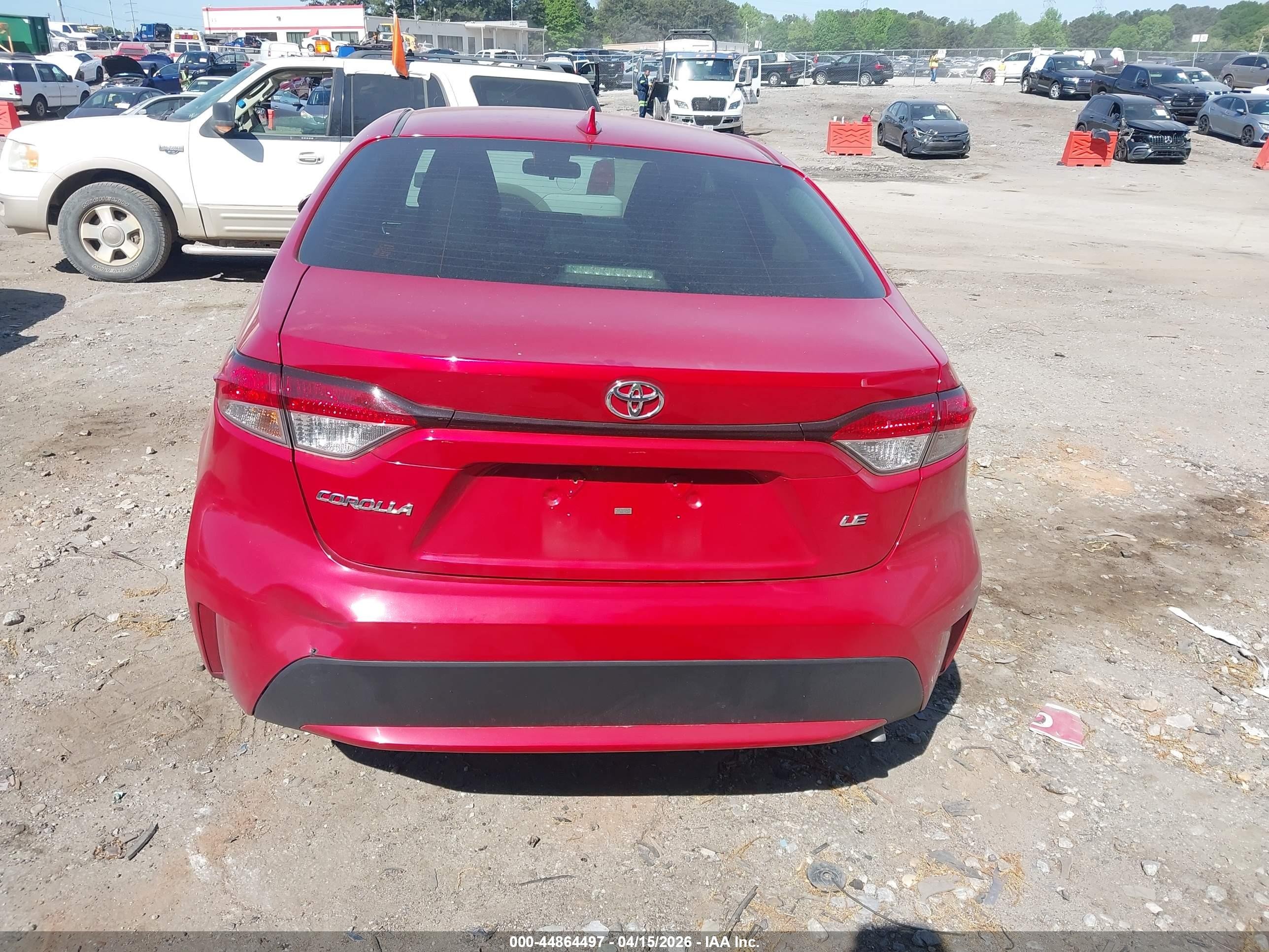 2021 Toyota Corolla Le Red vin: JTDEPMAE3MJ127196