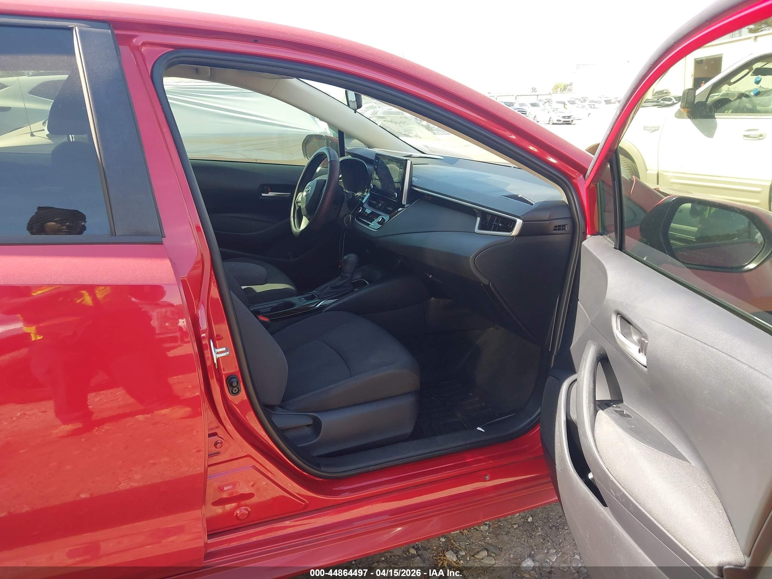 2021 Toyota Corolla Le Red vin: JTDEPMAE3MJ127196