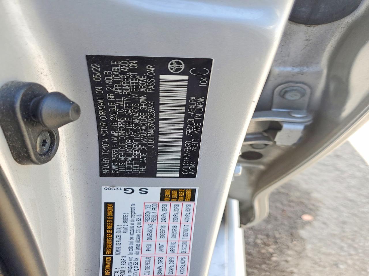 2022 Toyota Corolla Le Silver vin: JTDEPMAE3N3023944