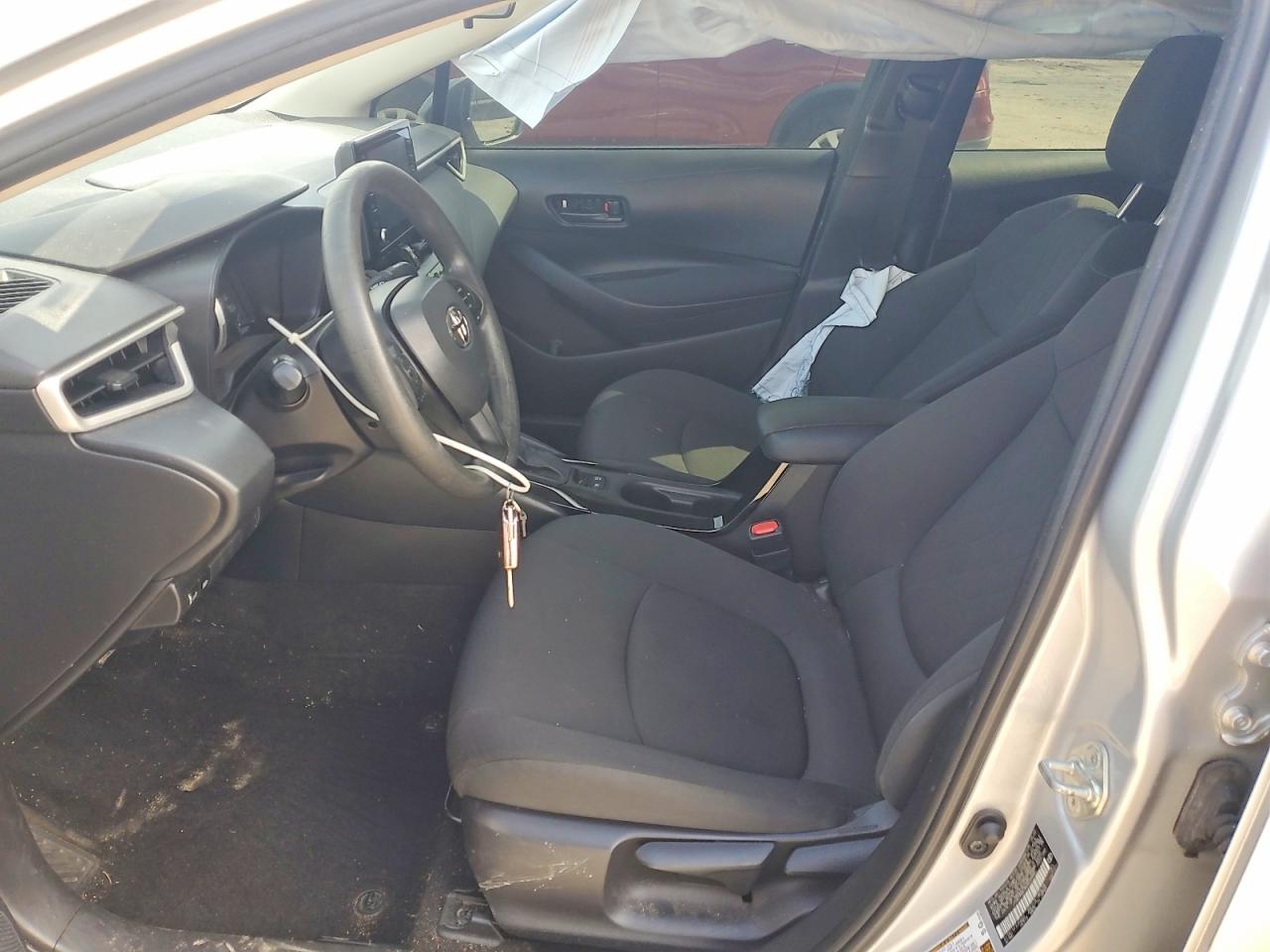 2022 Toyota Corolla Le Silver vin: JTDEPMAE3N3023944