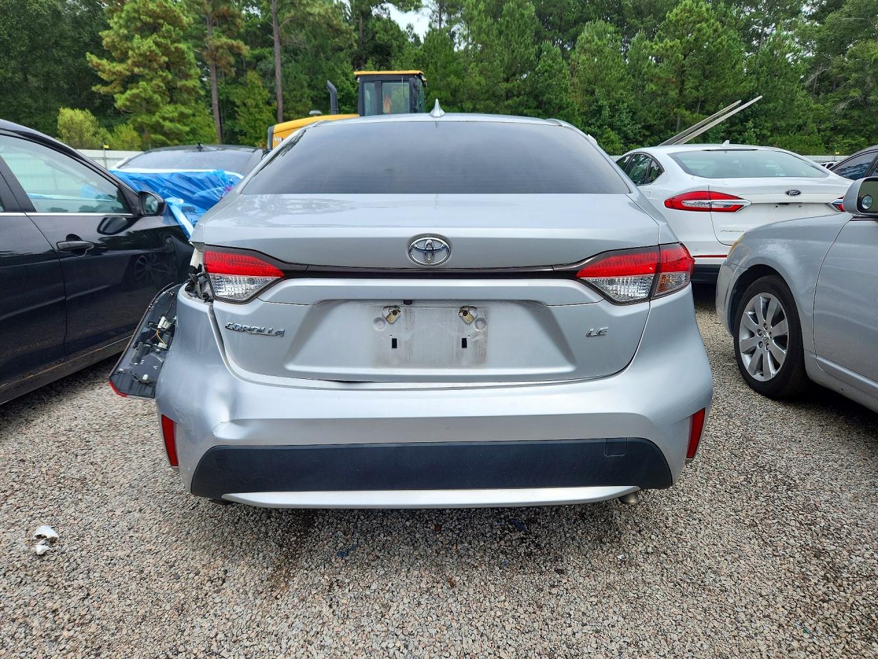 2022 Toyota Corolla Le Silver vin: JTDEPMAE3N3023944