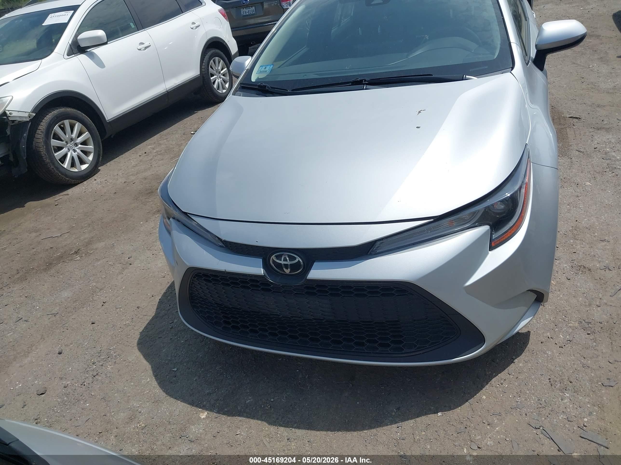 2022 Toyota Corolla Le Silver vin: JTDEPMAE3NJ200777