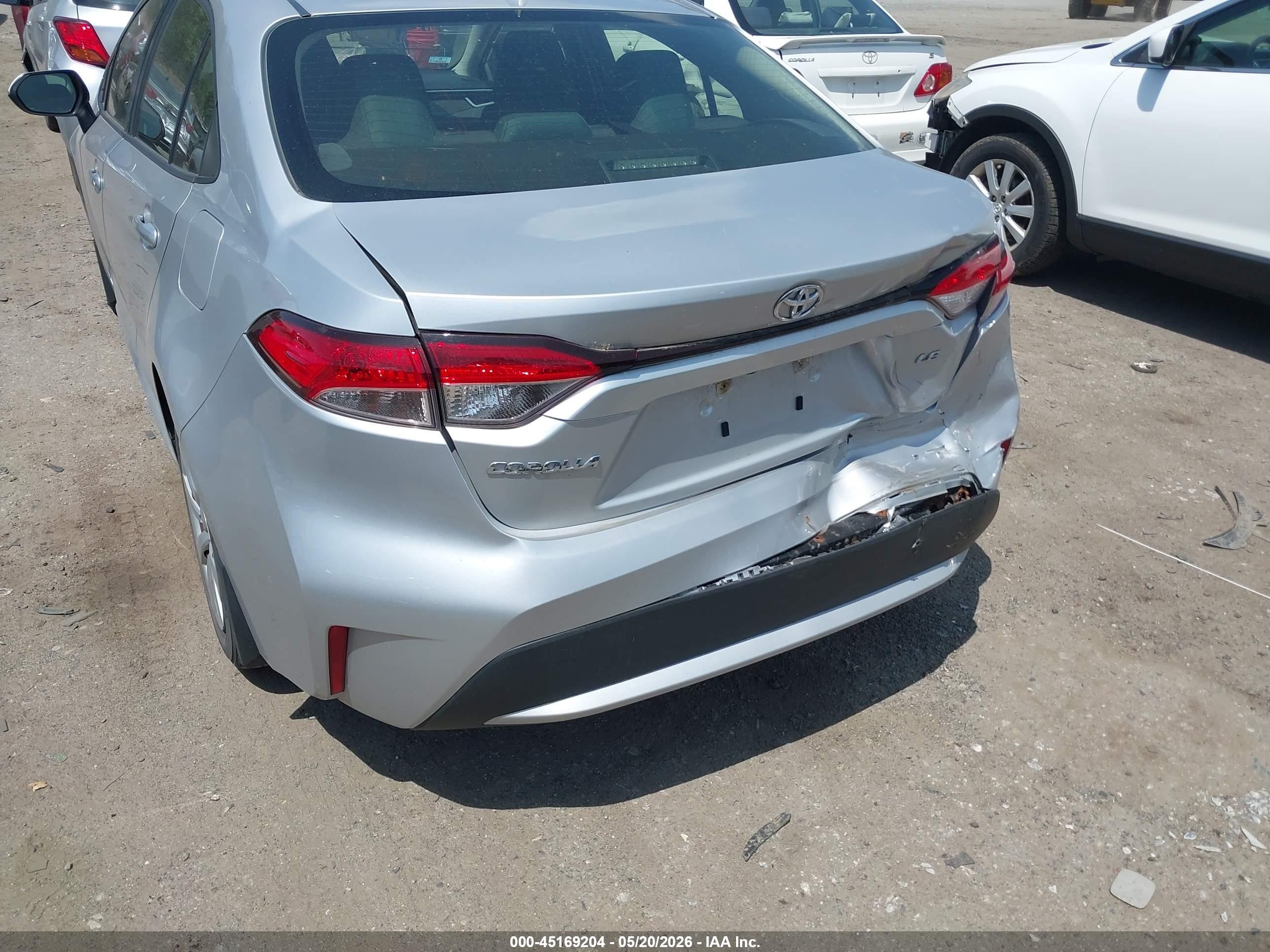 2022 Toyota Corolla Le Silver vin: JTDEPMAE3NJ200777