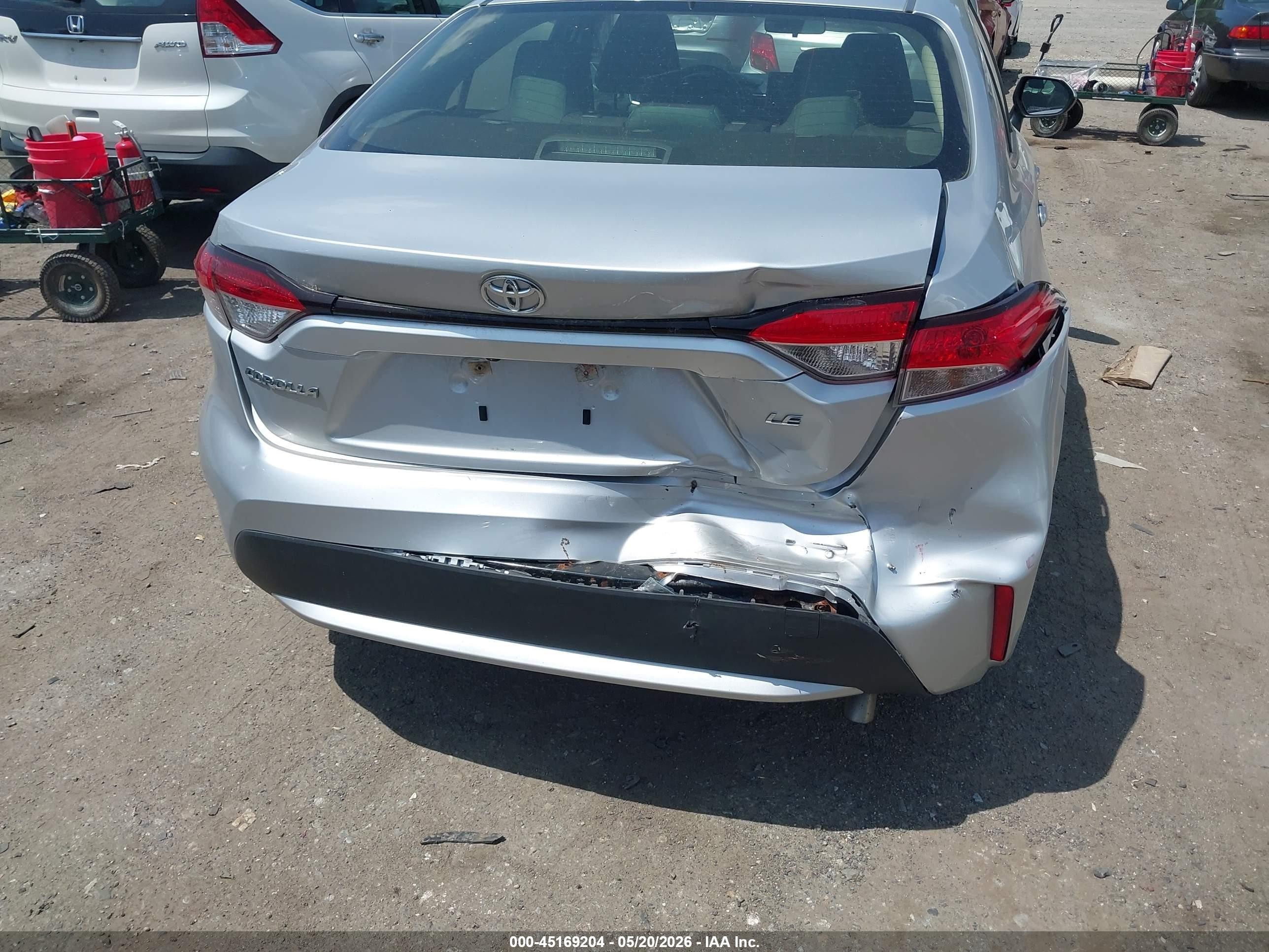 2022 Toyota Corolla Le Silver vin: JTDEPMAE3NJ200777