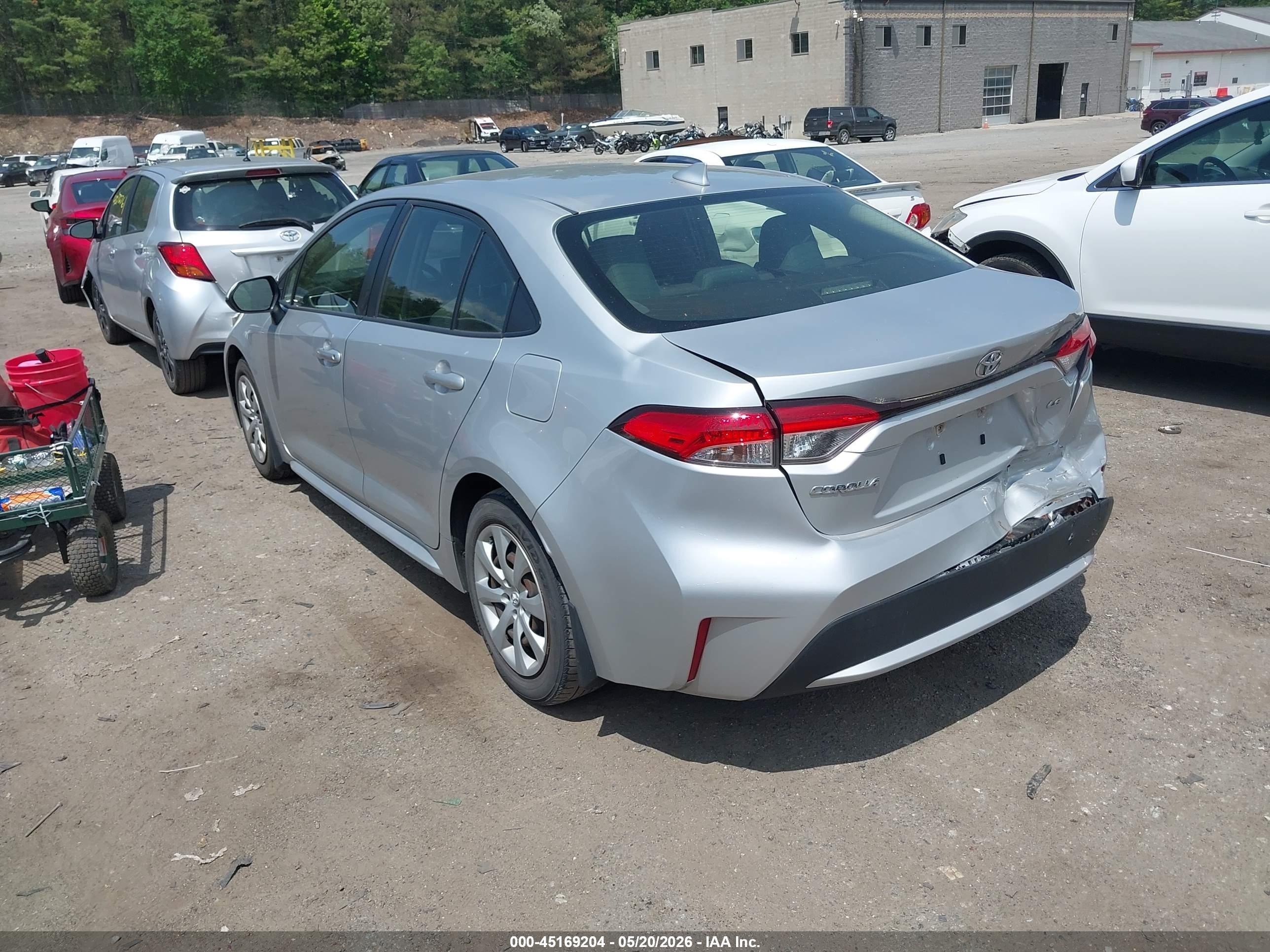 2022 Toyota Corolla Le Silver vin: JTDEPMAE3NJ200777