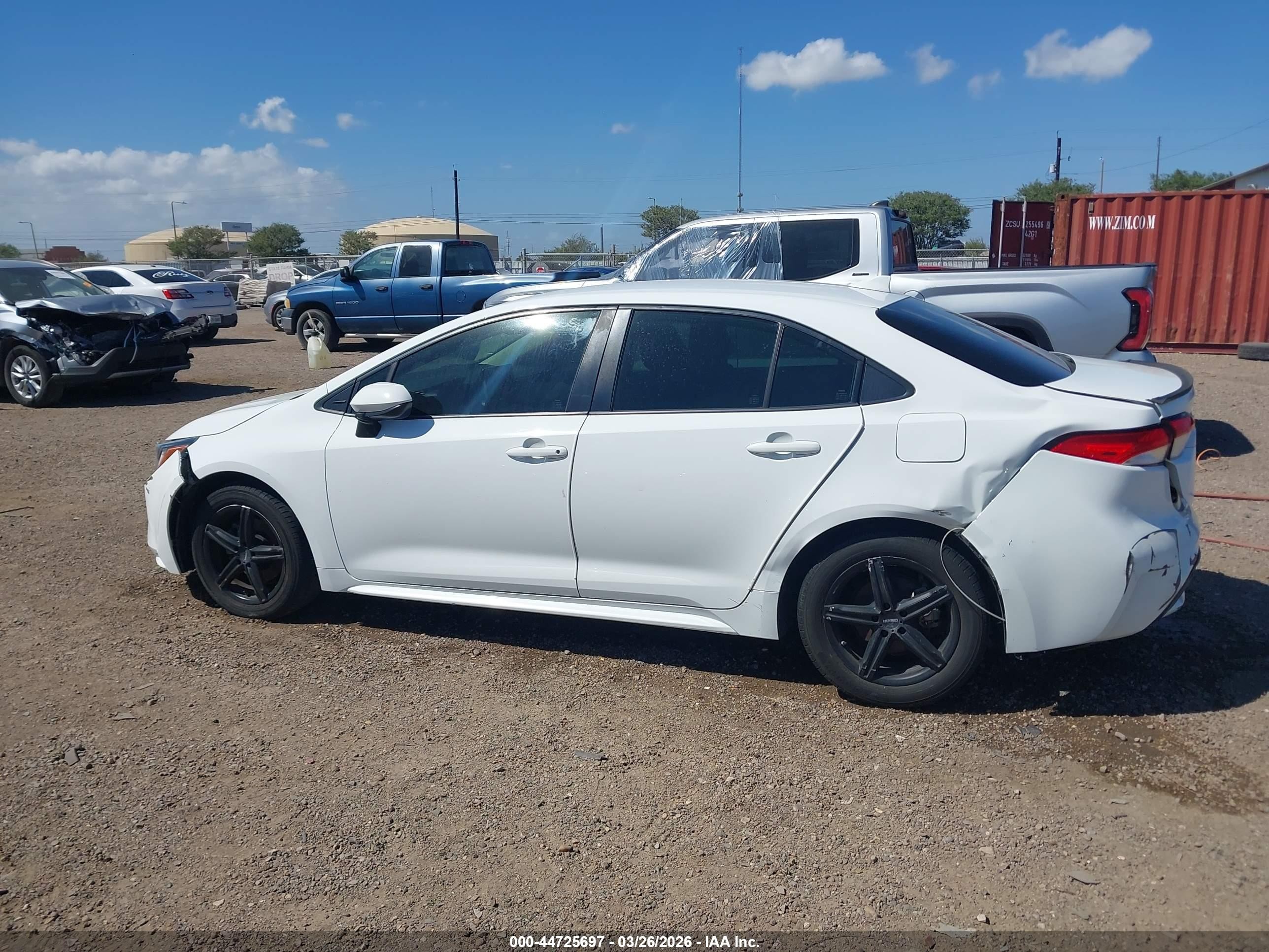 2021 Toyota Corolla Le White vin: JTDEPMAE4MJ126624