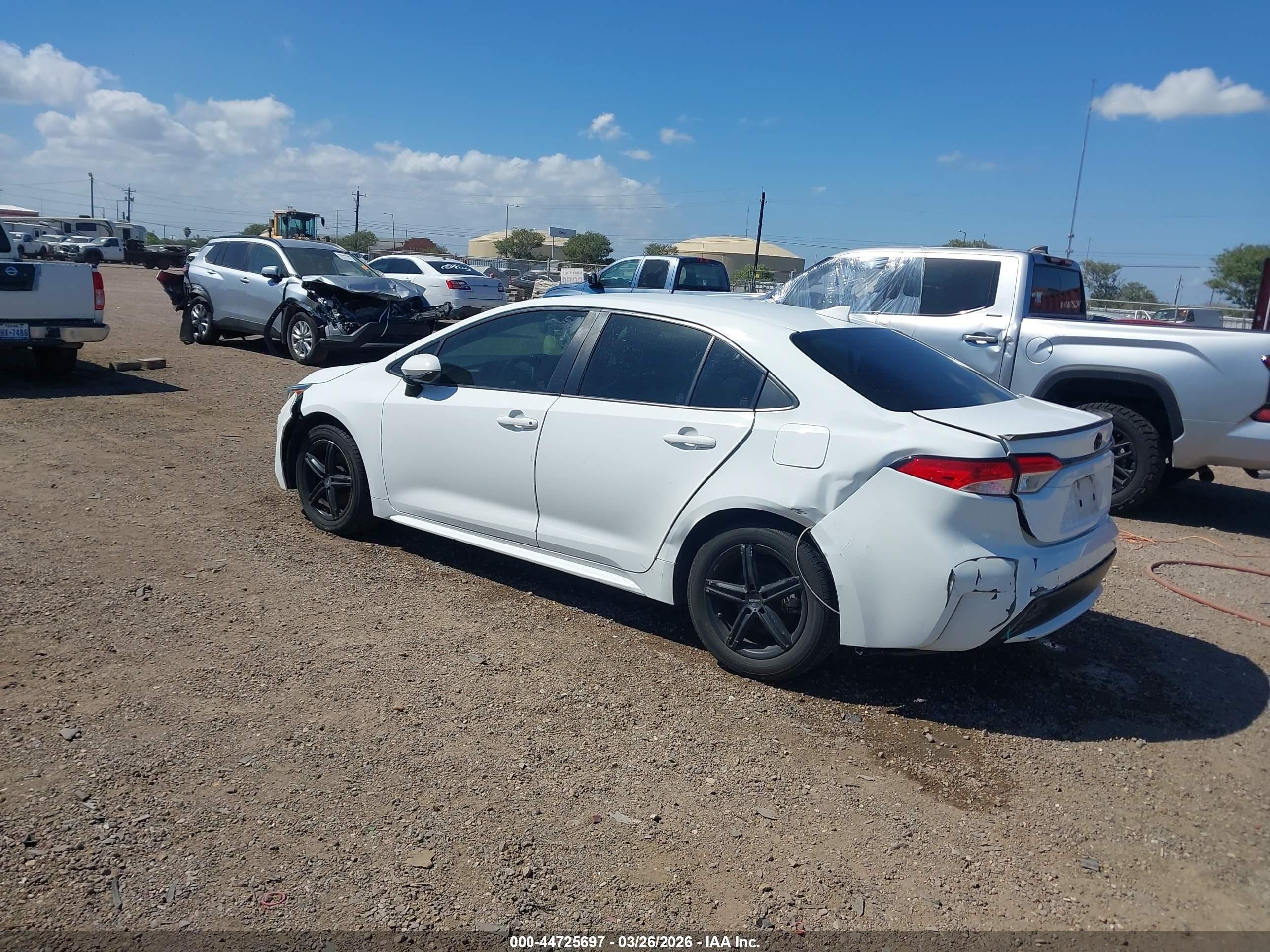 2021 Toyota Corolla Le White vin: JTDEPMAE4MJ126624