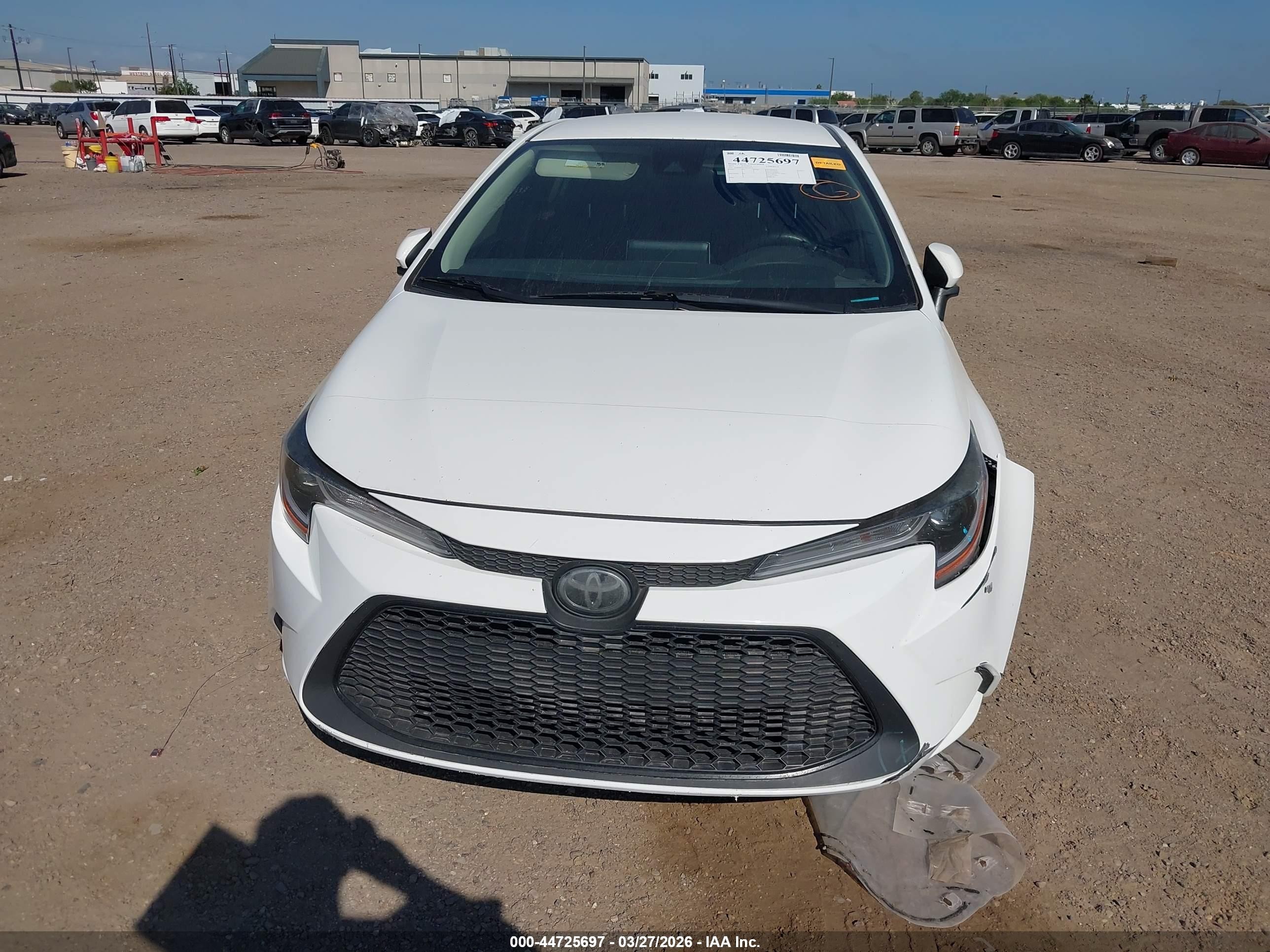 2021 Toyota Corolla Le White vin: JTDEPMAE4MJ126624