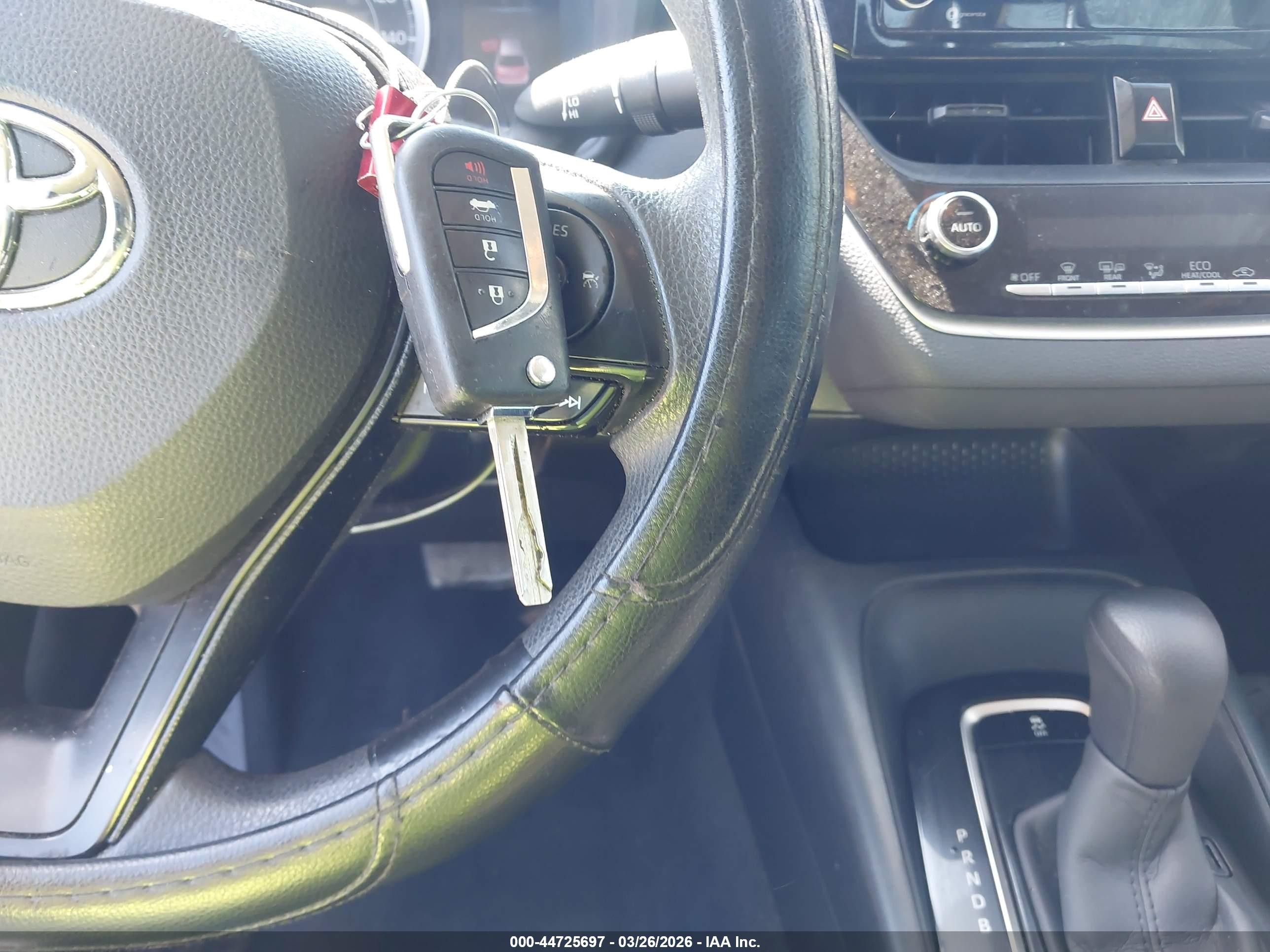 2021 Toyota Corolla Le White vin: JTDEPMAE4MJ126624