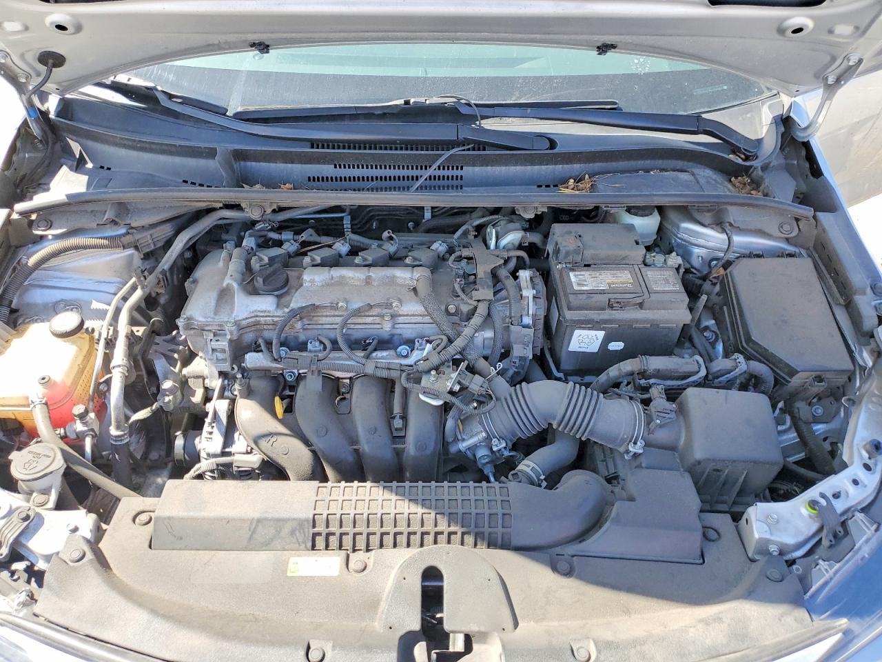 2021 Toyota Corolla Le Silver vin: JTDEPMAE4MJ136960