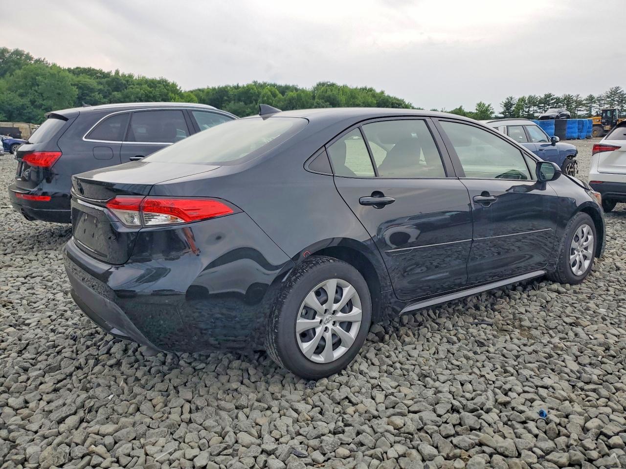 2022 Toyota Corolla Le Black vin: JTDEPMAE4NJ201954