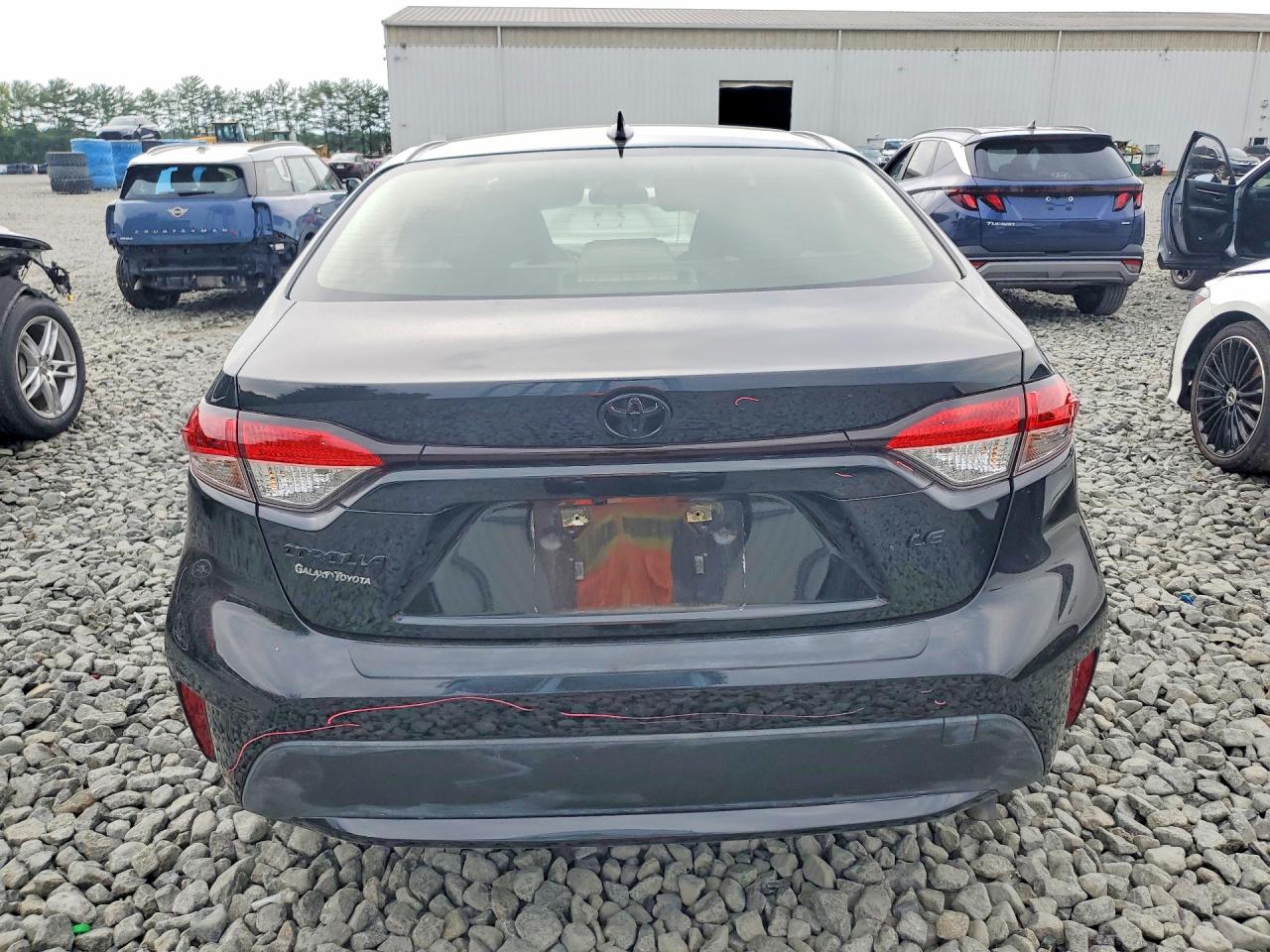 2022 Toyota Corolla Le Black vin: JTDEPMAE4NJ201954