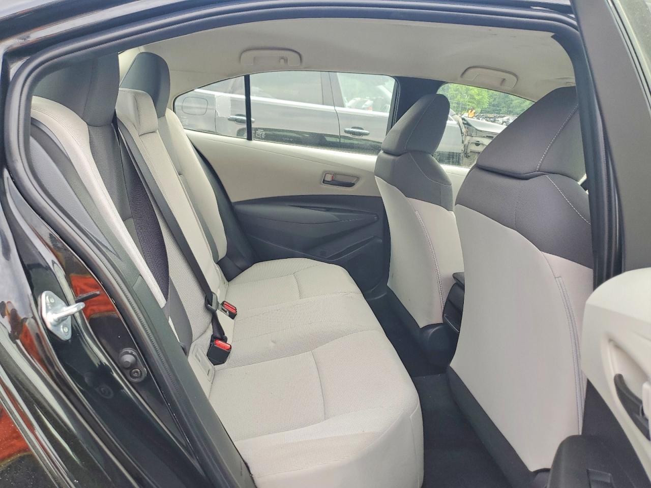 2022 Toyota Corolla Le Black vin: JTDEPMAE4NJ201954