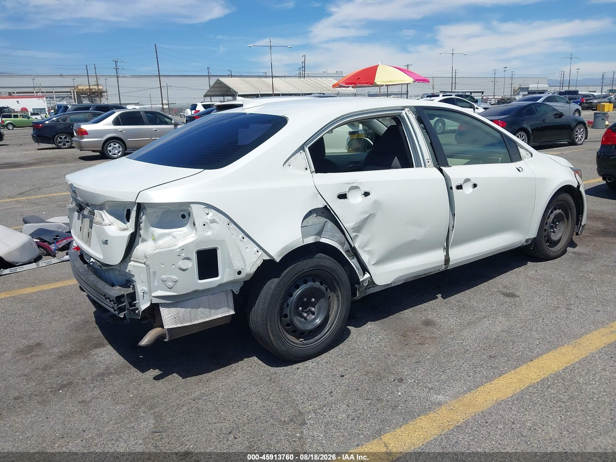 2021 Toyota Corolla Le White vin: JTDEPMAE5MJ142069