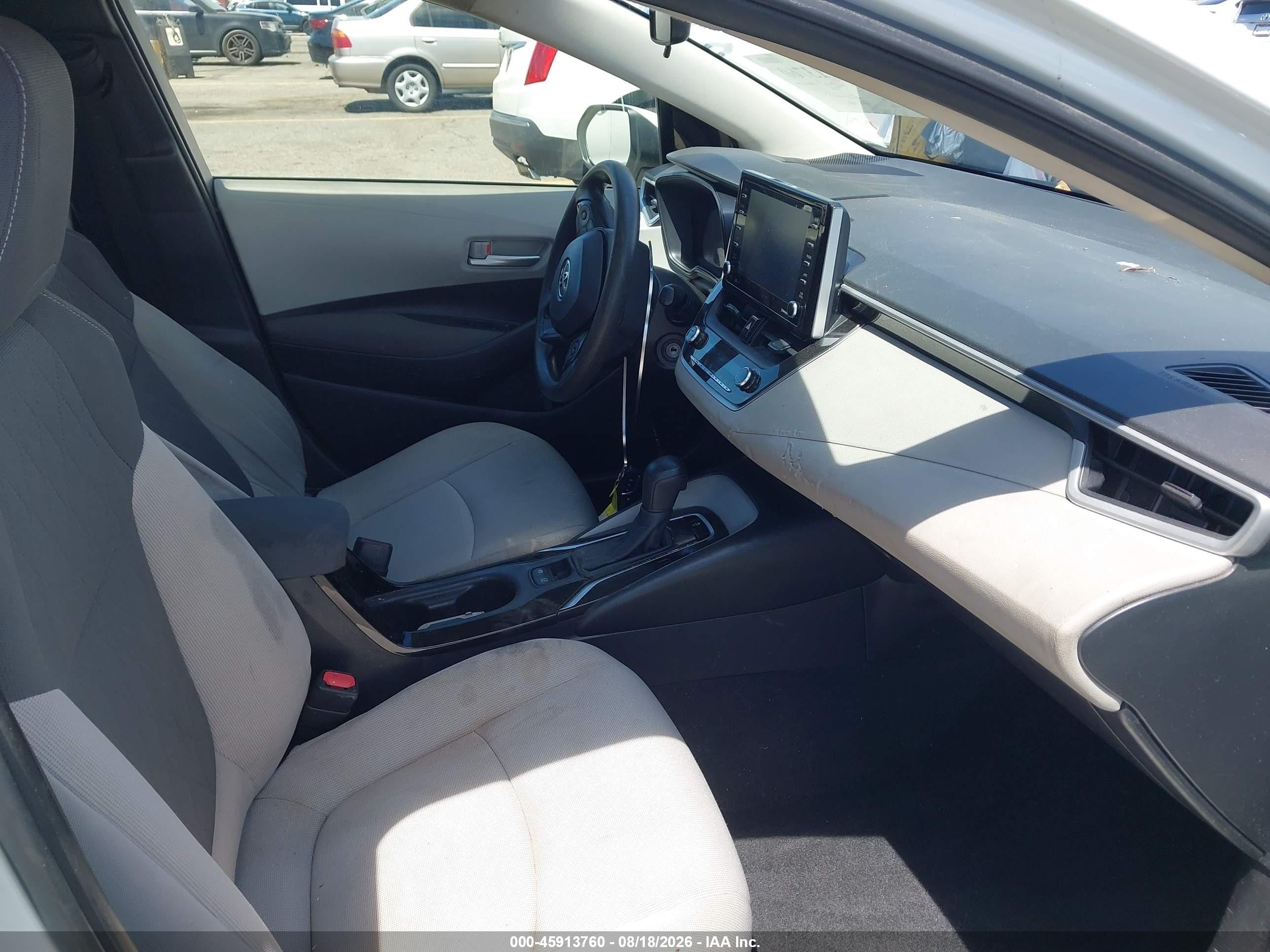 2021 Toyota Corolla Le White vin: JTDEPMAE5MJ142069