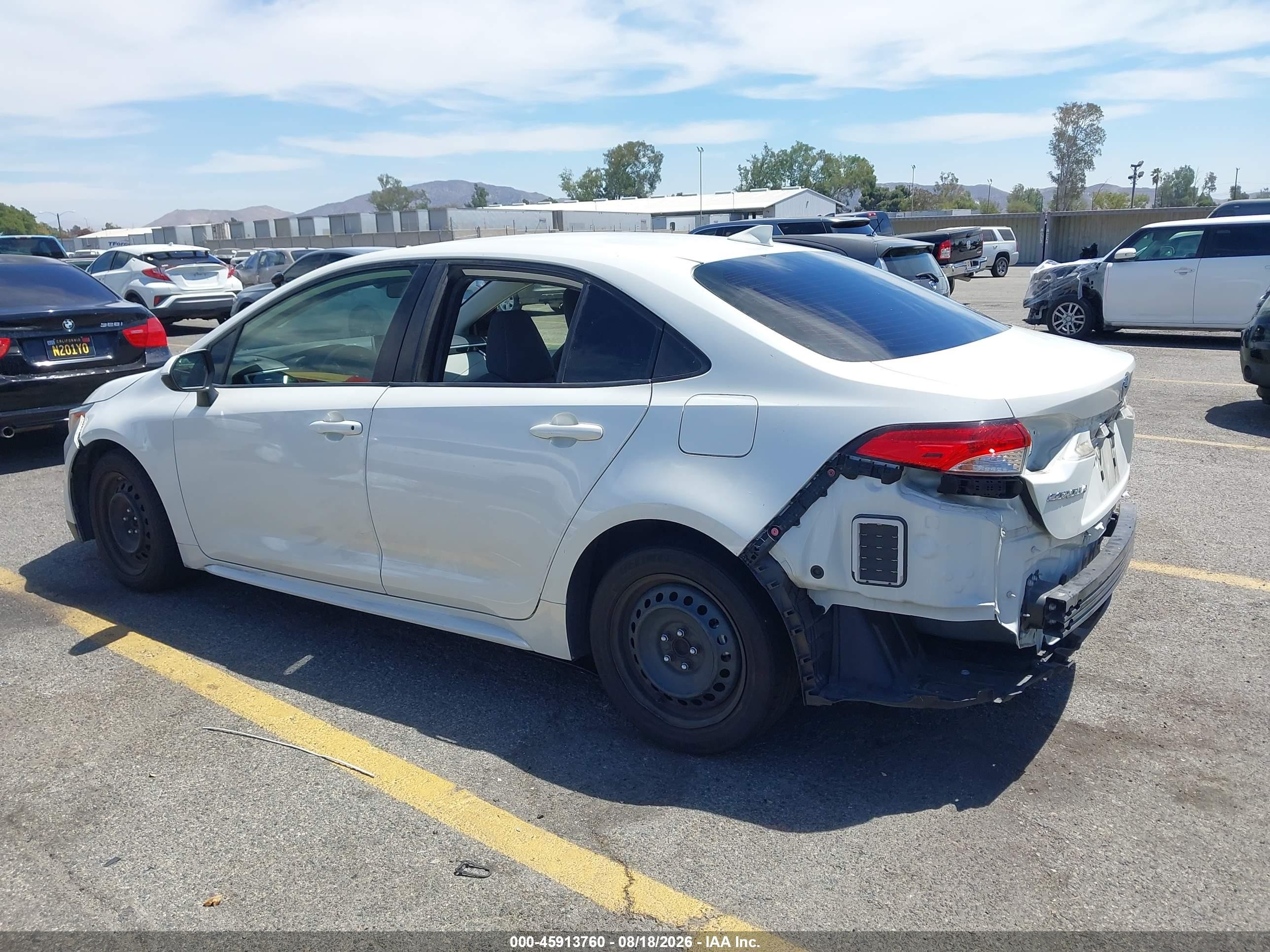 2021 Toyota Corolla Le White vin: JTDEPMAE5MJ142069