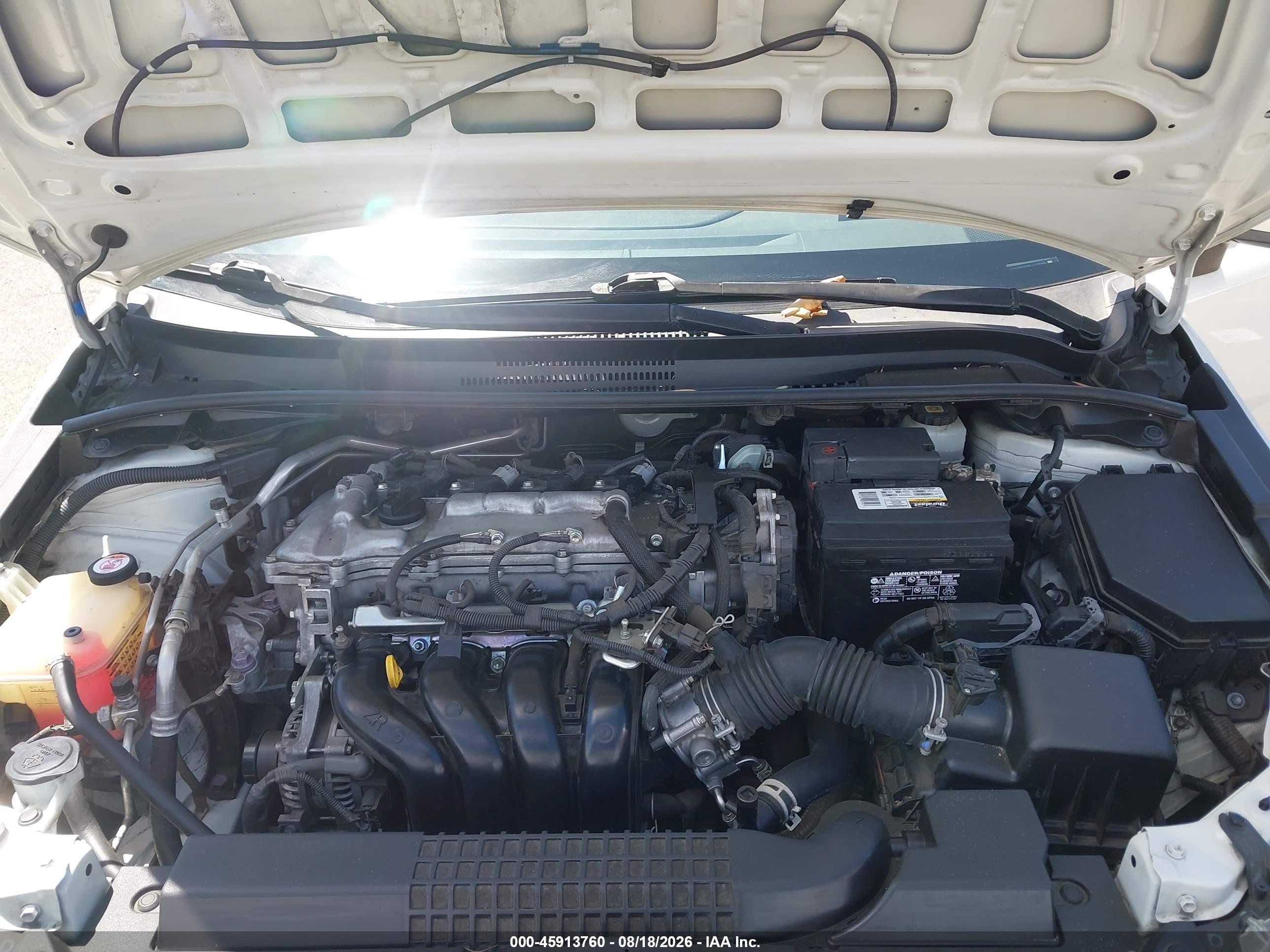 2021 Toyota Corolla Le White vin: JTDEPMAE5MJ142069
