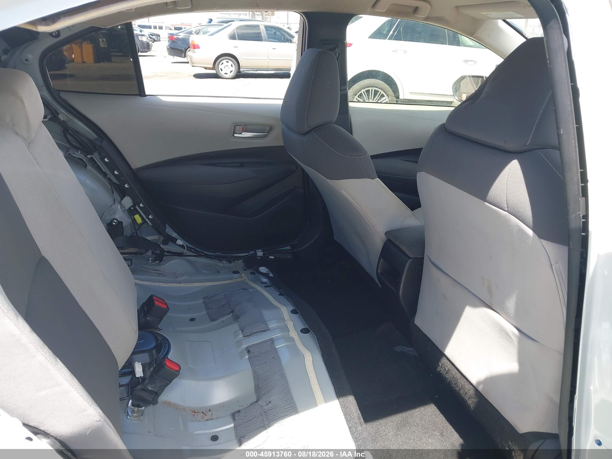 2021 Toyota Corolla Le White vin: JTDEPMAE5MJ142069