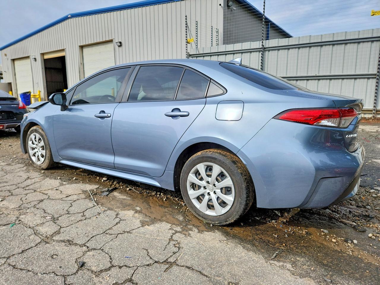 2021 Toyota Corolla Le Blue vin: JTDEPMAE5MJ183009