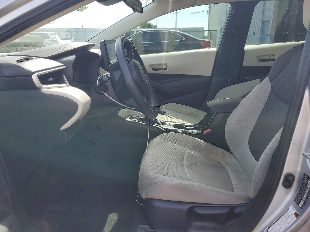 2022 Toyota Corolla Le Silver vin: JTDEPMAE5NJ203552