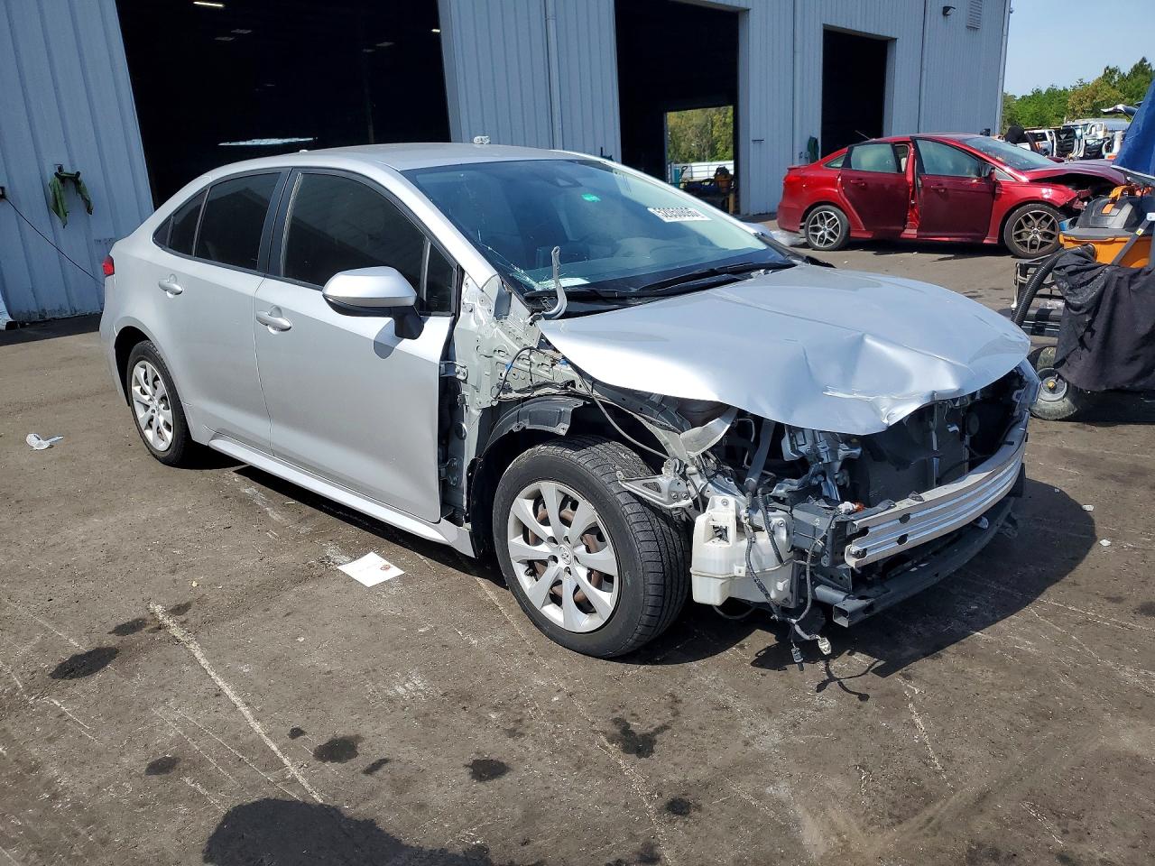 2022 Toyota Corolla Le Silver vin: JTDEPMAE5NJ203552