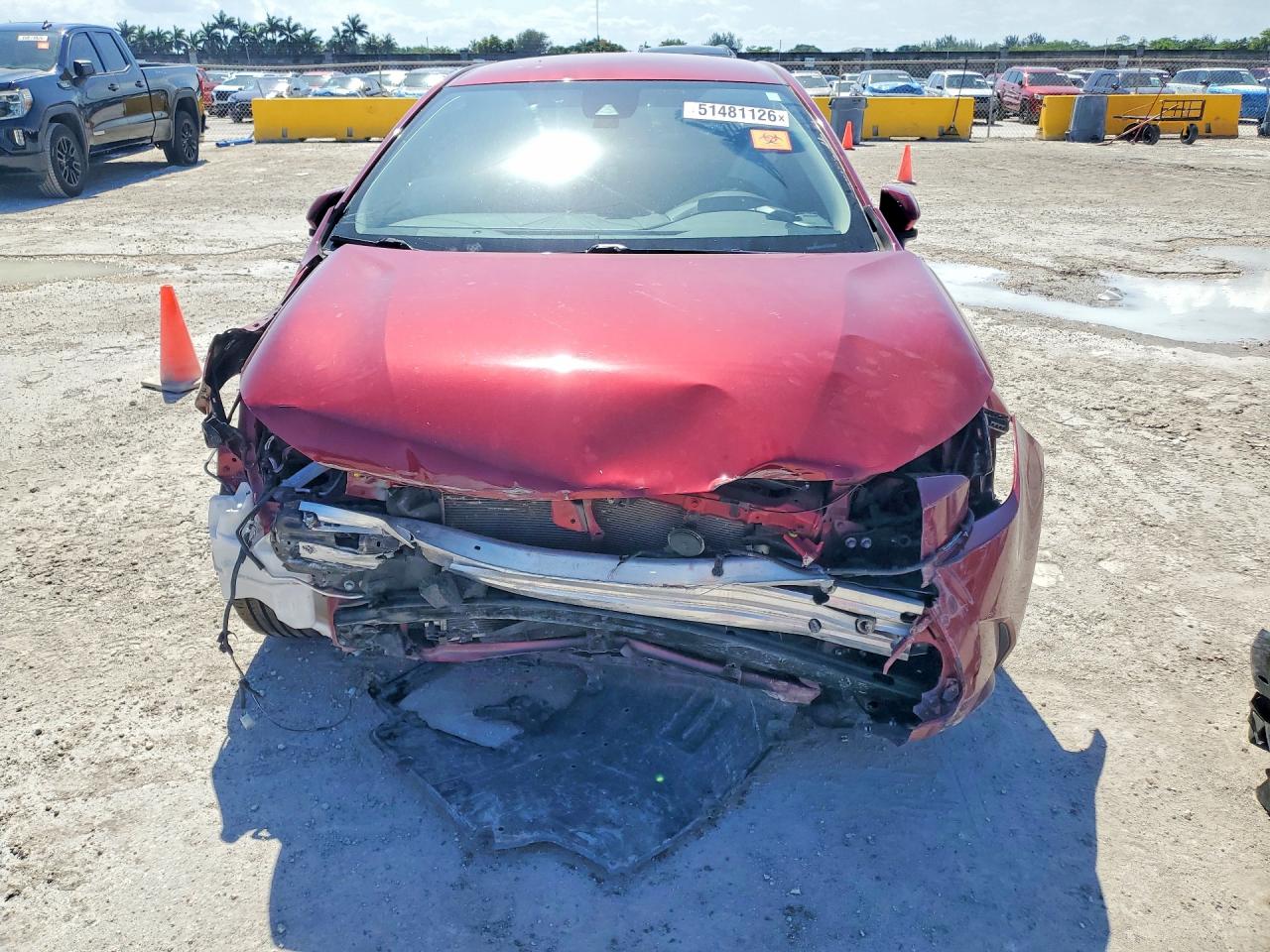 2022 Toyota Corolla Le Red vin: JTDEPMAE5NJ218083