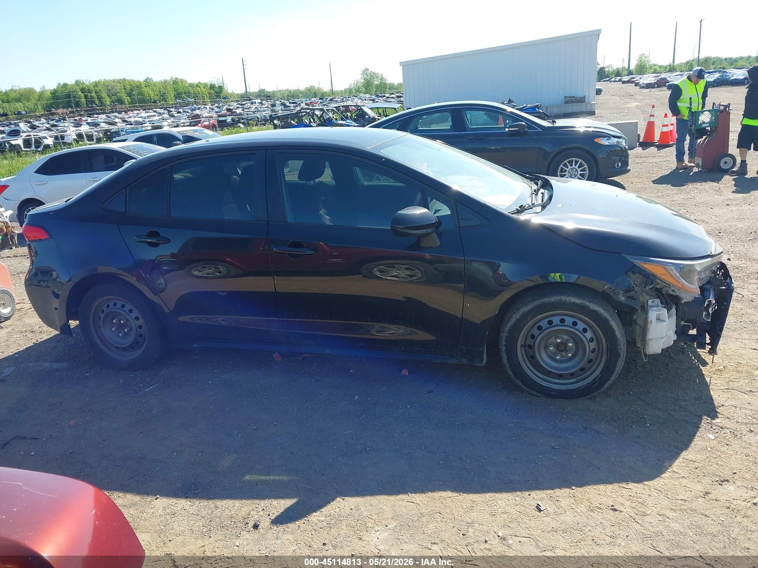 2021 Toyota Corolla Le Black vin: JTDEPMAE6MJ153145