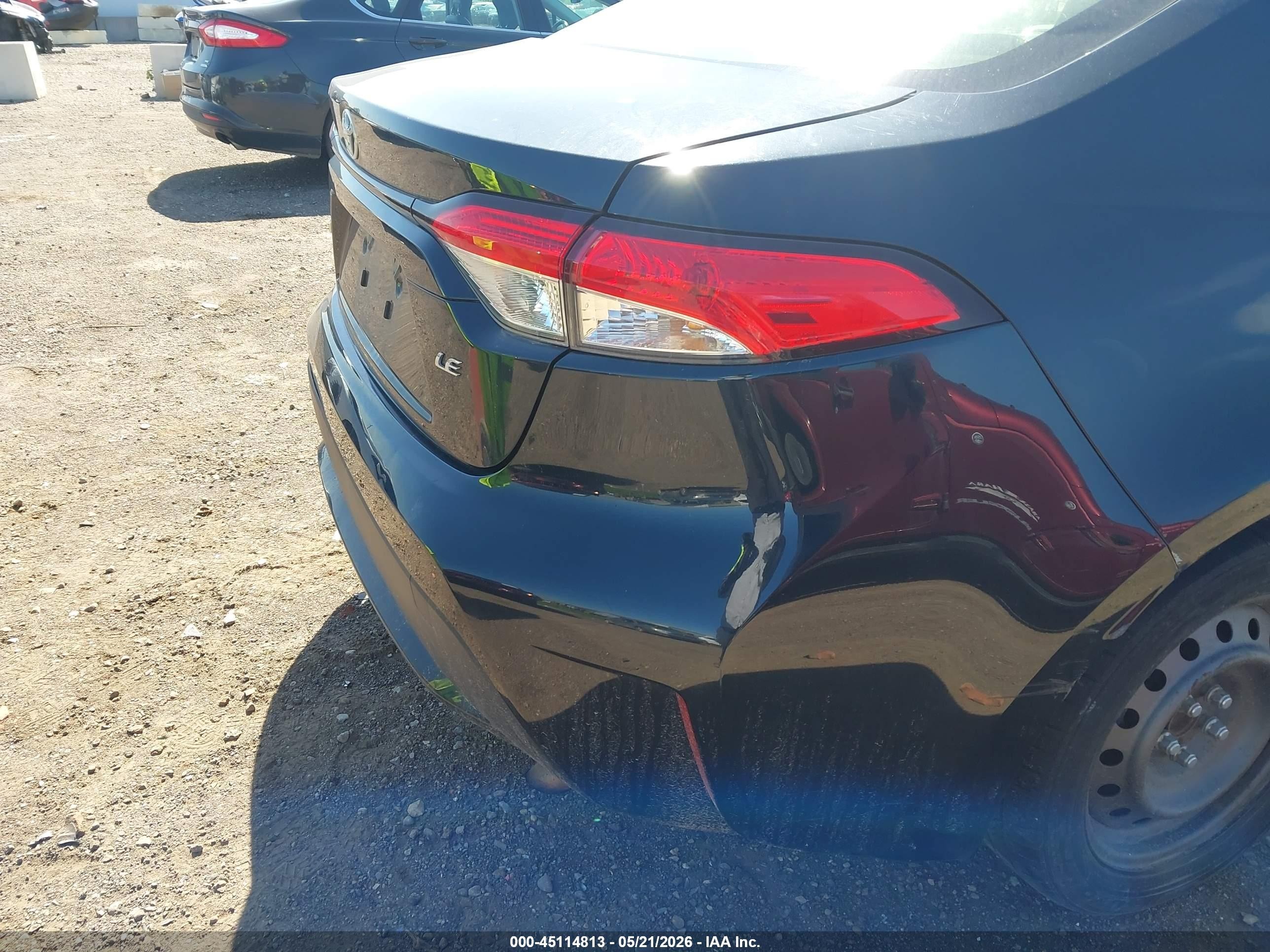 2021 Toyota Corolla Le Black vin: JTDEPMAE6MJ153145