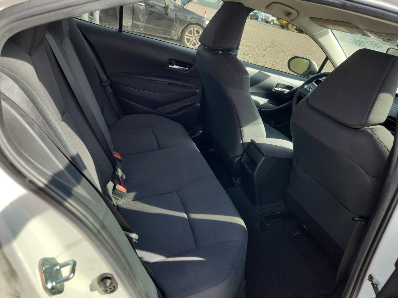 2021 Toyota Corolla Le White vin: JTDEPMAE6MJ169068
