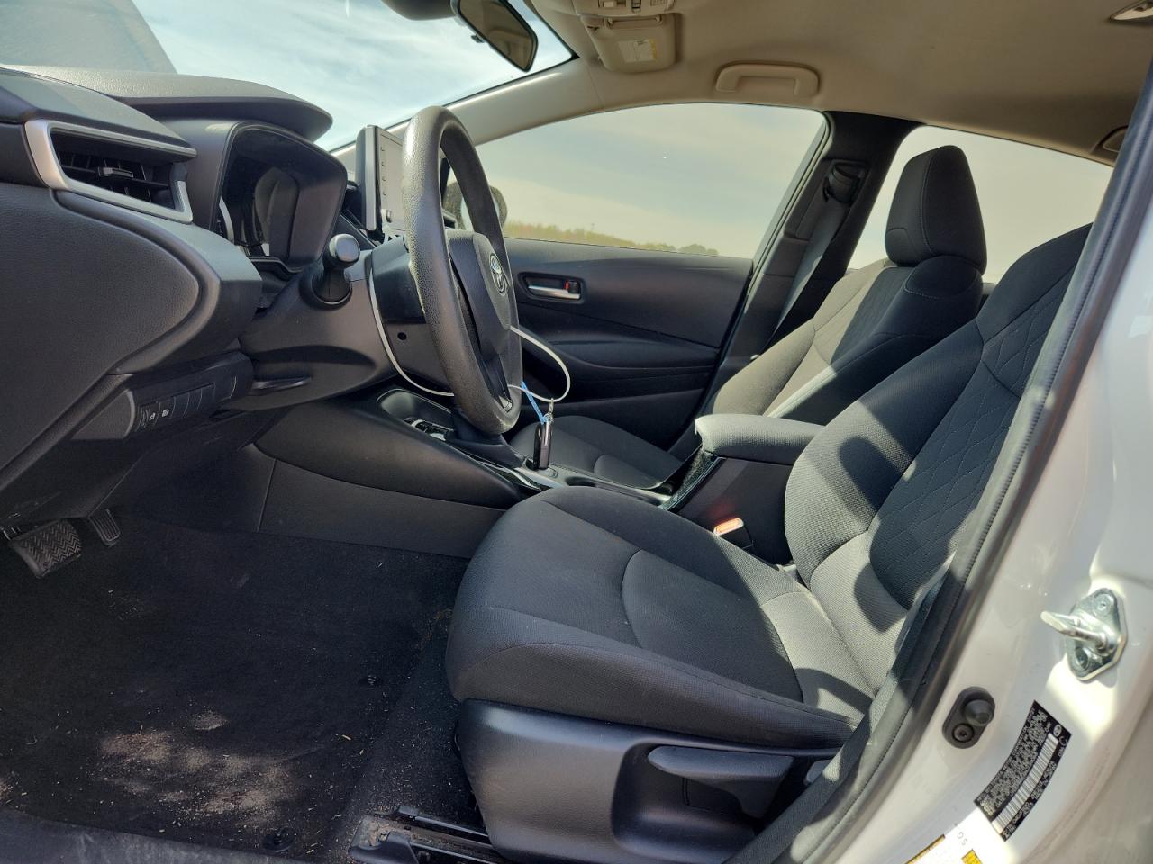 2021 Toyota Corolla Le White vin: JTDEPMAE6MJ169068
