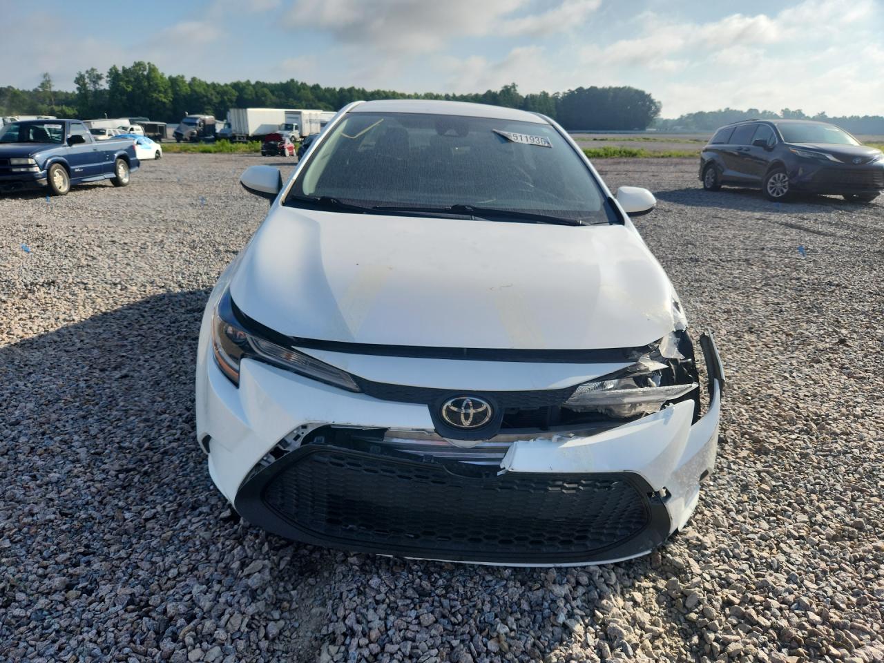 2021 Toyota Corolla Le White vin: JTDEPMAE6MJ169068