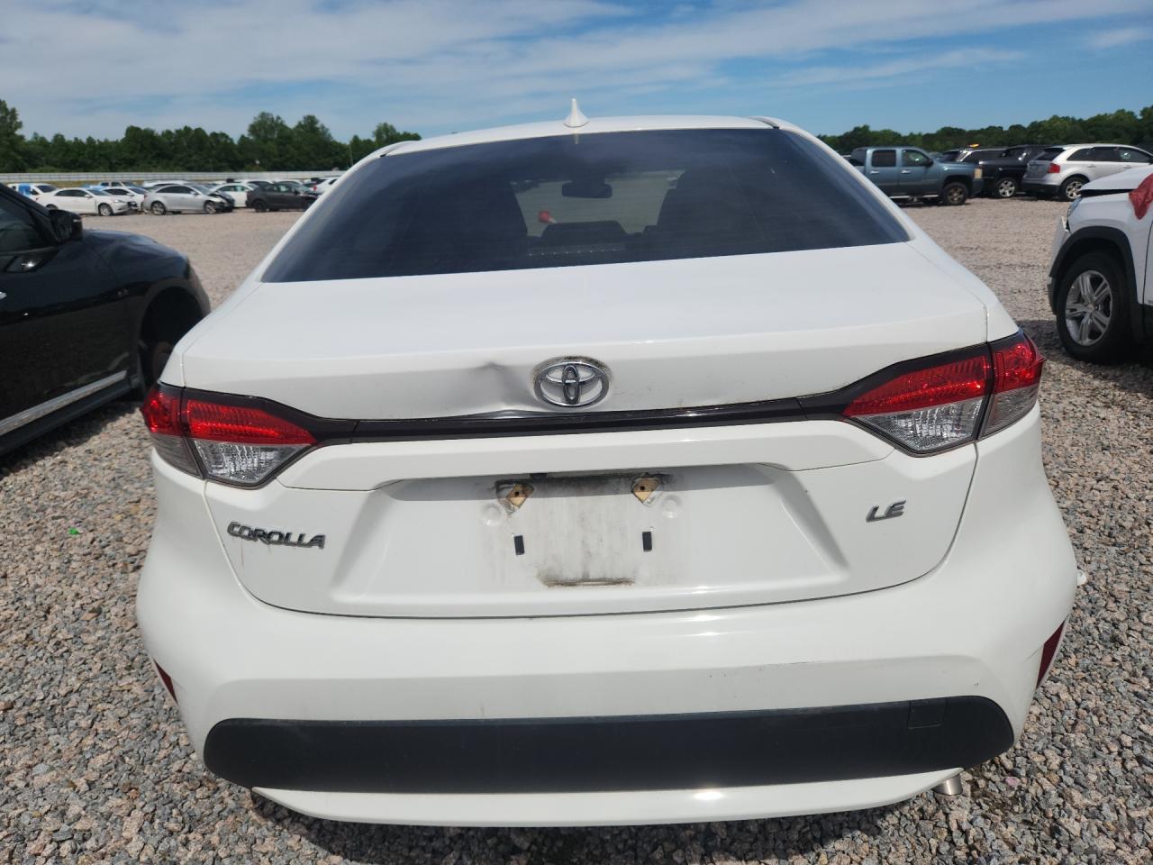 2021 Toyota Corolla Le White vin: JTDEPMAE6MJ169068